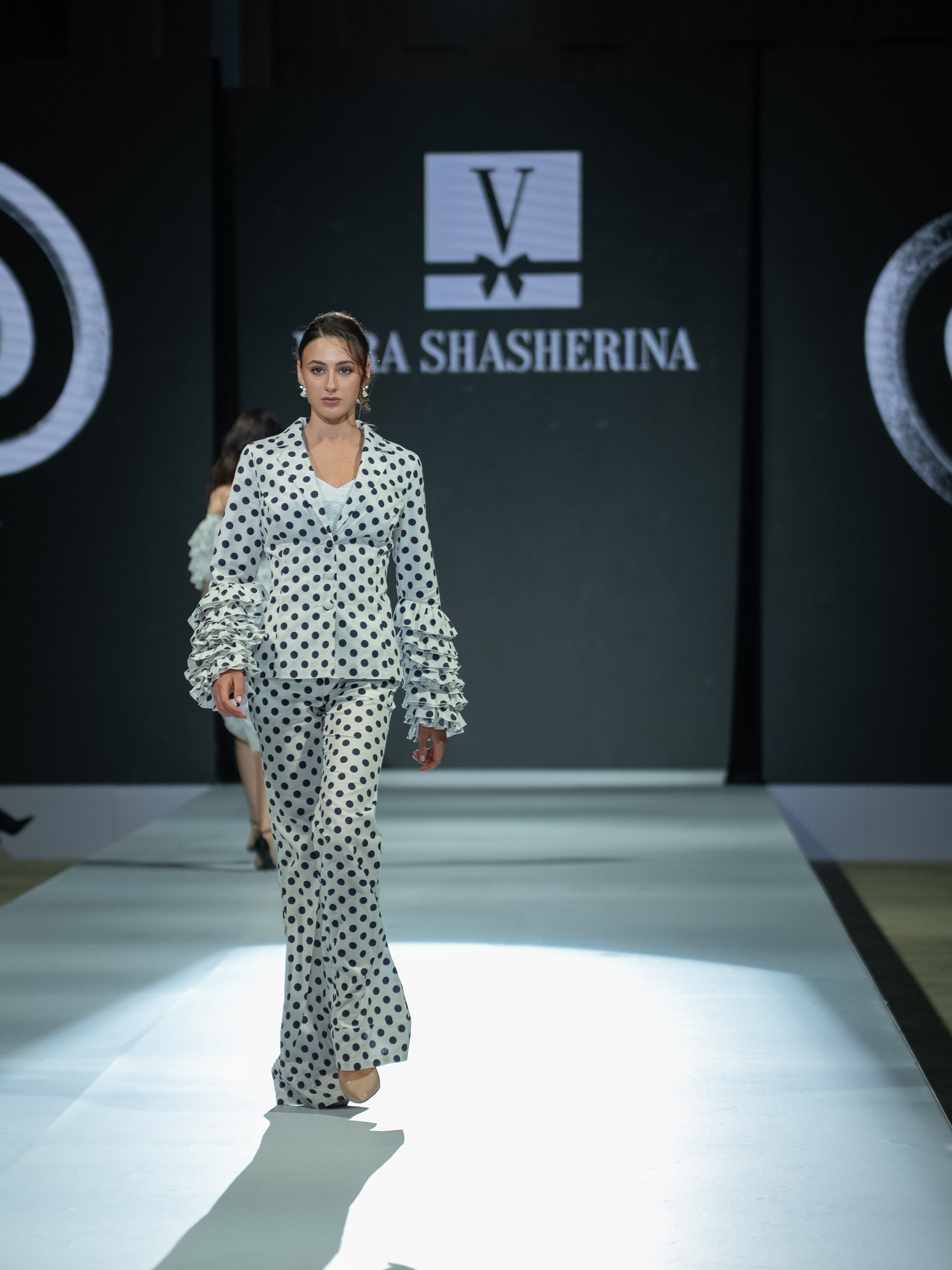 EURASIAN FASHION WEEK Vera Shasherina. Сайт Алматинского НЮ АРТ, будуар и фэшн фотографа Дениса Карпенко