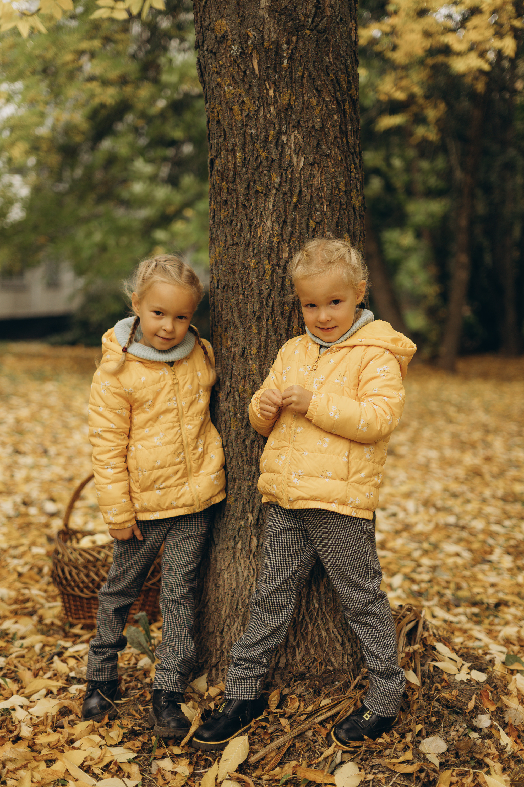 Семейная фотосессия детей с родителями в СПб на улице. Семейный и свадебный фотограф в Санкт-Петербурге Соколов| портреты, репортаж, коммерческая съемка
