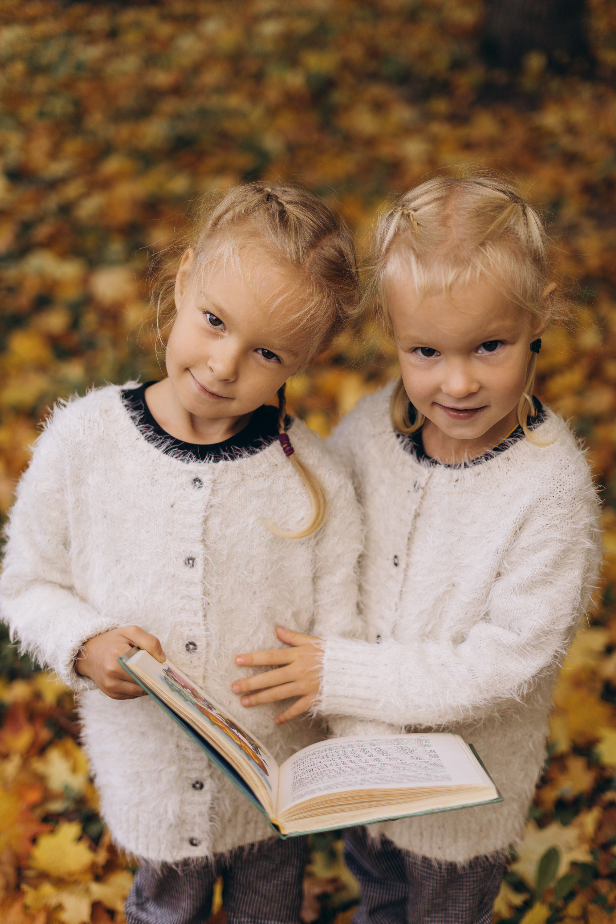 Семейная фотосессия детей с родителями в СПб на улице. Семейный и свадебный фотограф в Санкт-Петербурге Соколов| портреты, репортаж, коммерческая съемка