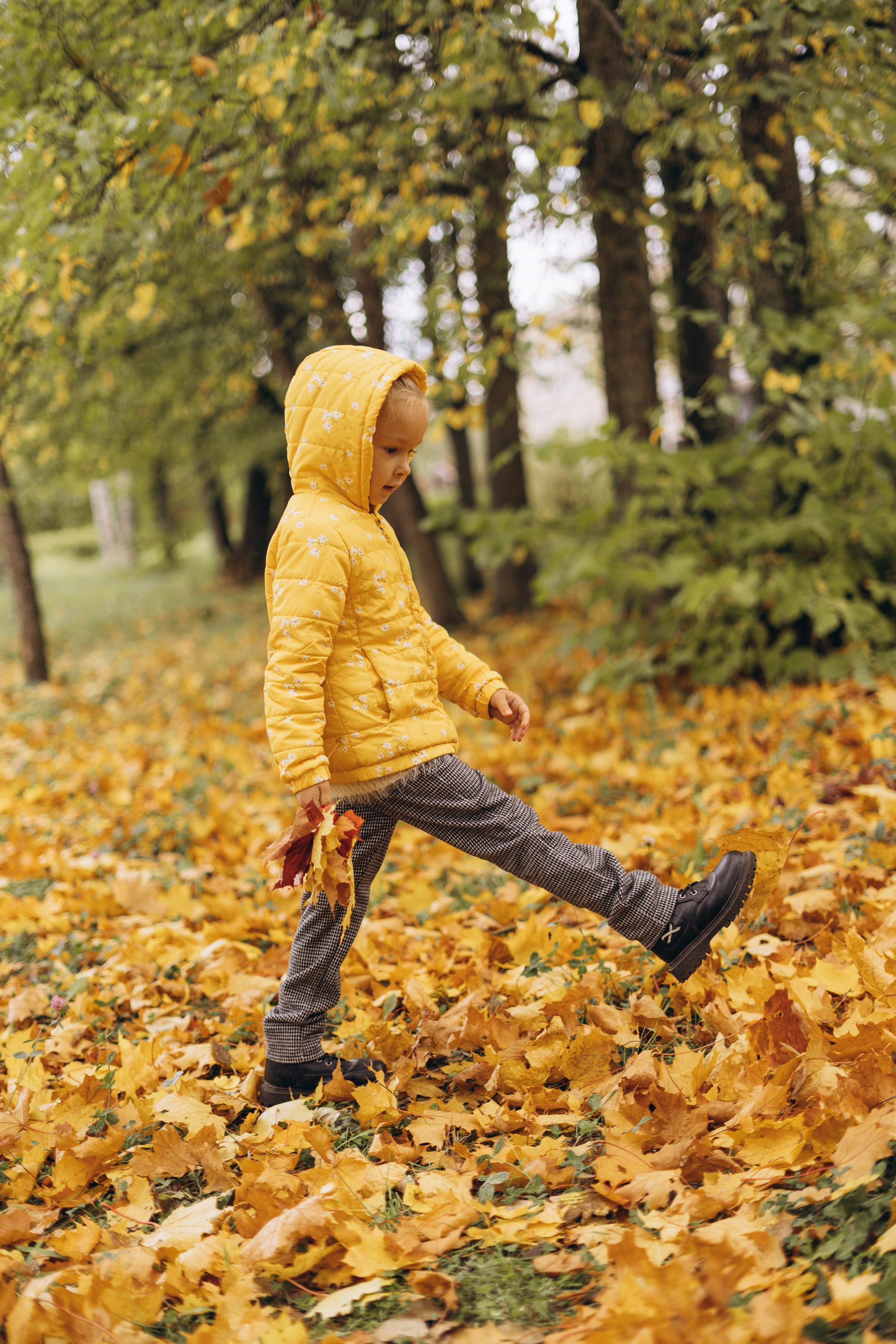 Семейная фотосессия детей с родителями в СПб на улице. Семейный и свадебный фотограф в Санкт-Петербурге Соколов| портреты, репортаж, коммерческая съемка