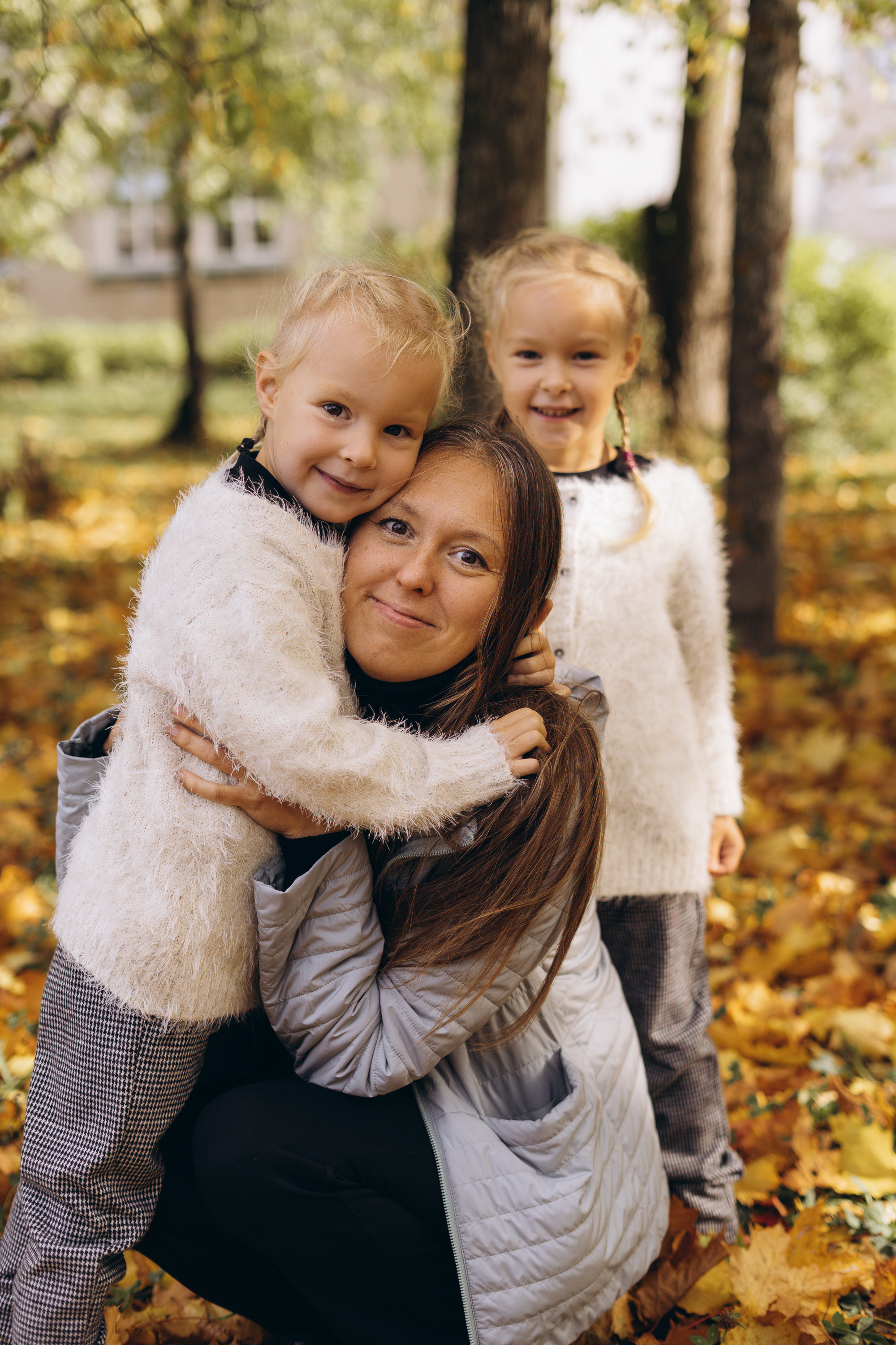 Семейная фотосессия детей с родителями в СПб на улице. Семейный и свадебный фотограф в Санкт-Петербурге Соколов| портреты, репортаж, коммерческая съемка