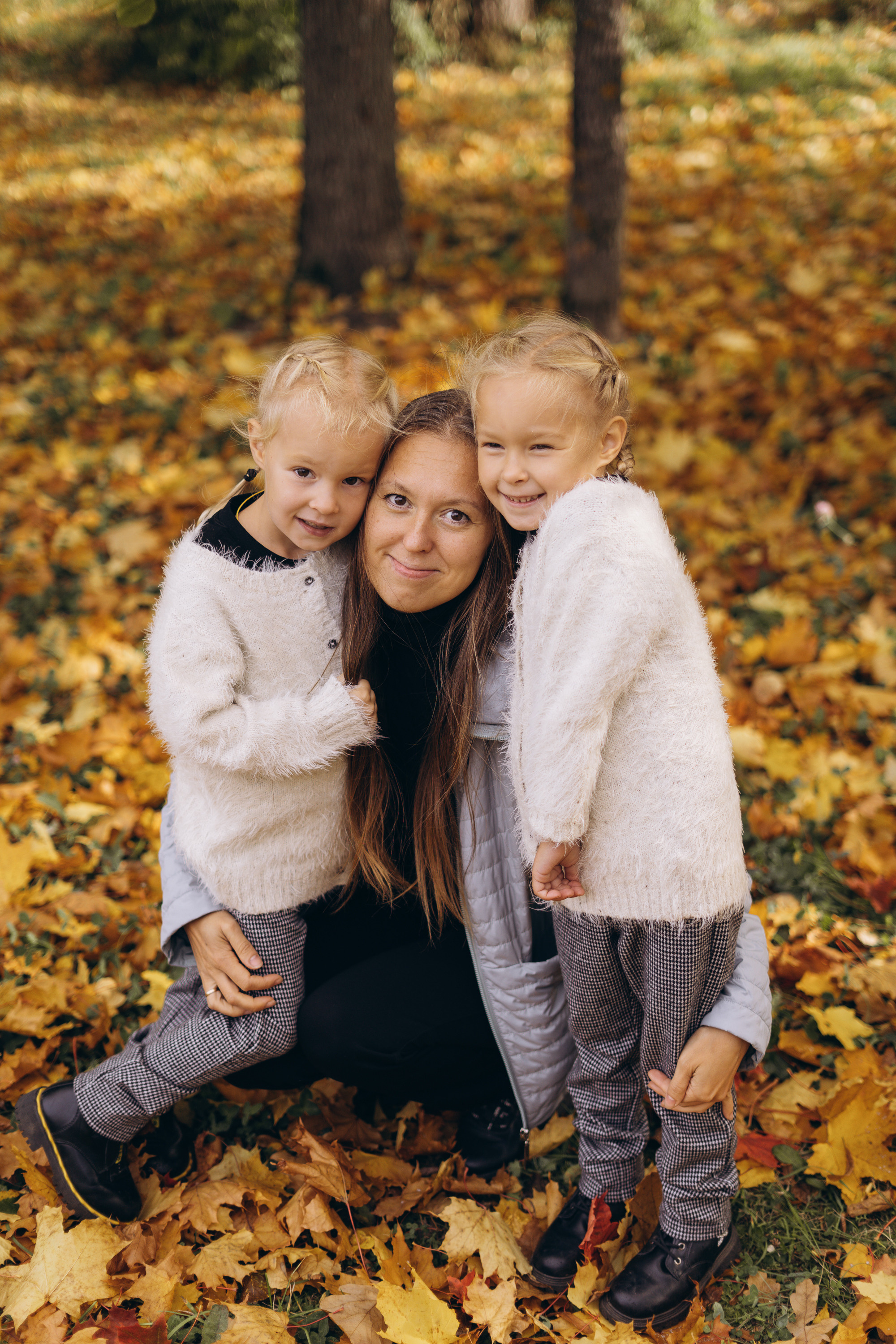Семейная фотосессия детей с родителями в СПб на улице. Семейный и свадебный фотограф в Санкт-Петербурге Соколов| портреты, репортаж, коммерческая съемка
