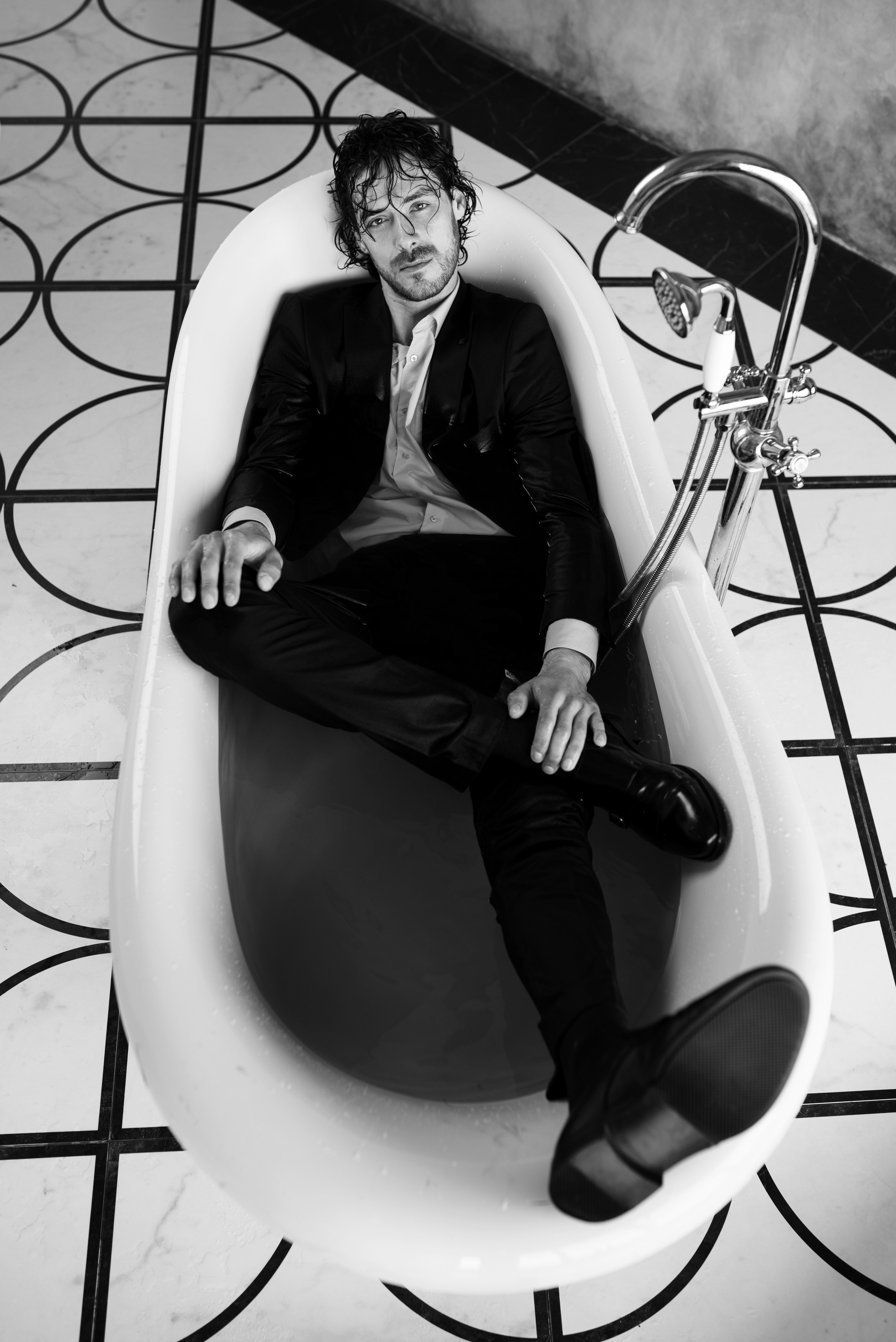 Женя в ванной. Я — Фотограф из Хабаровска