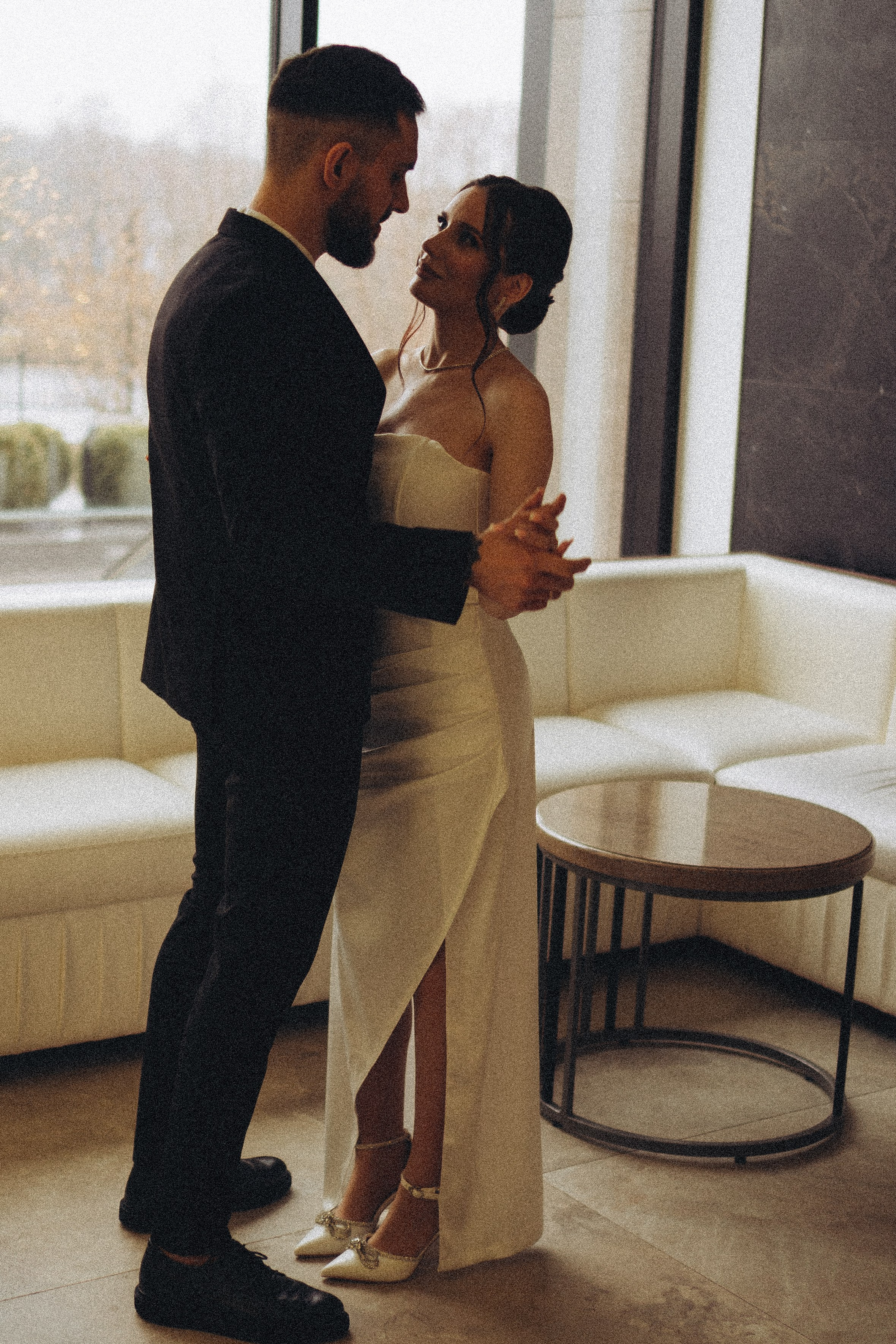 СВАДЕБНАЯ СЬЕМКА СБОРОВ ЖЕНИХА И НЕВЕСТЫ В ОТЕЛЕ И ТАКЖЕ ФОТОСЕССИИЯ В ОТЕЛЕЕ МЕГАПОЛИС БРЯНСК. Профессиональный фотограф, Санкт-Петербург — Виктория Богомолова