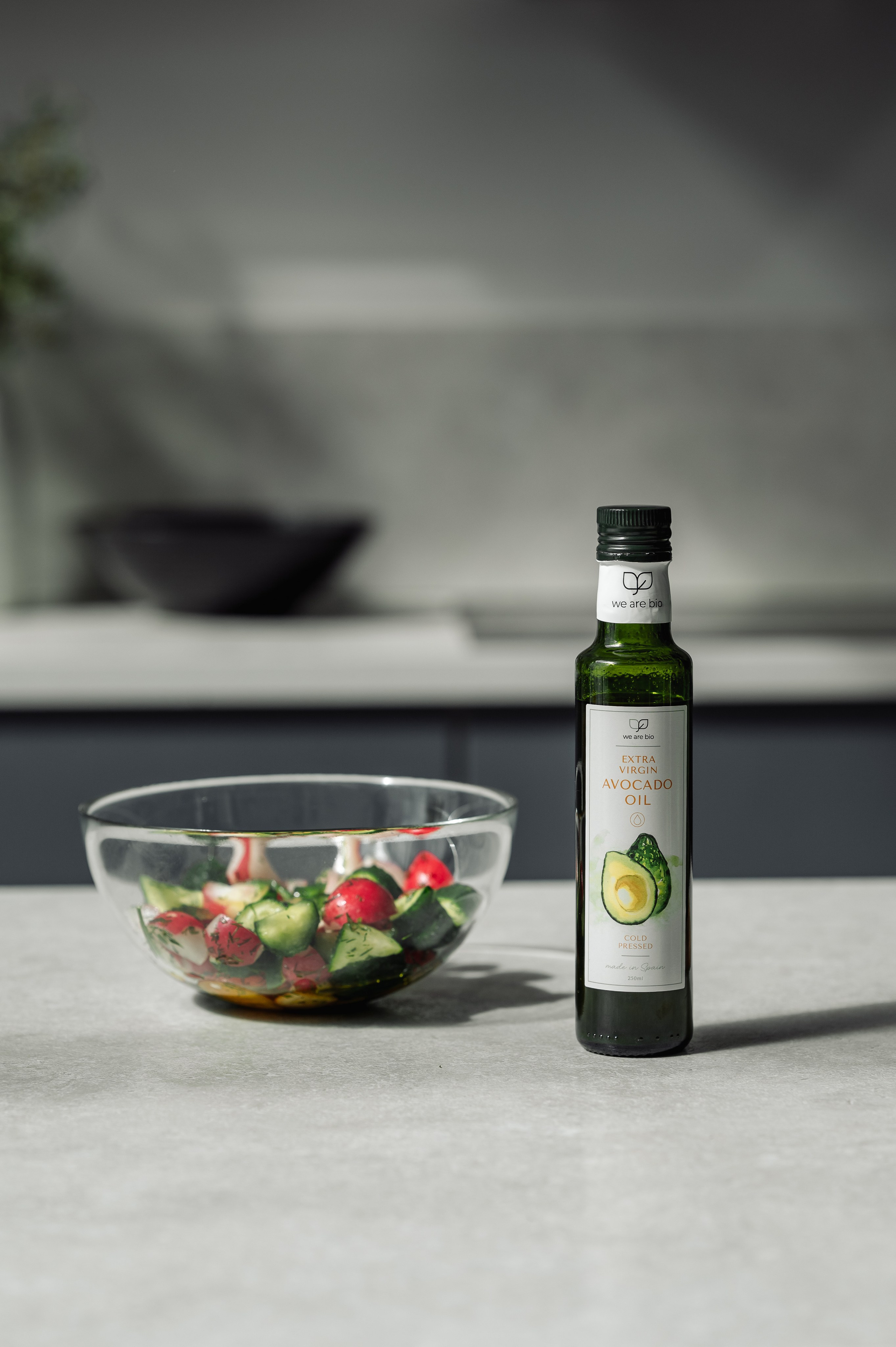 Съемка оливкового масла для маркетплейсов (Wildberries, Ozon, Яндекс.Маркет). Фотограф товаров для соцсетей - инстаграм, вконтакте. Контент-фотограф в Москве Хныкина Лена