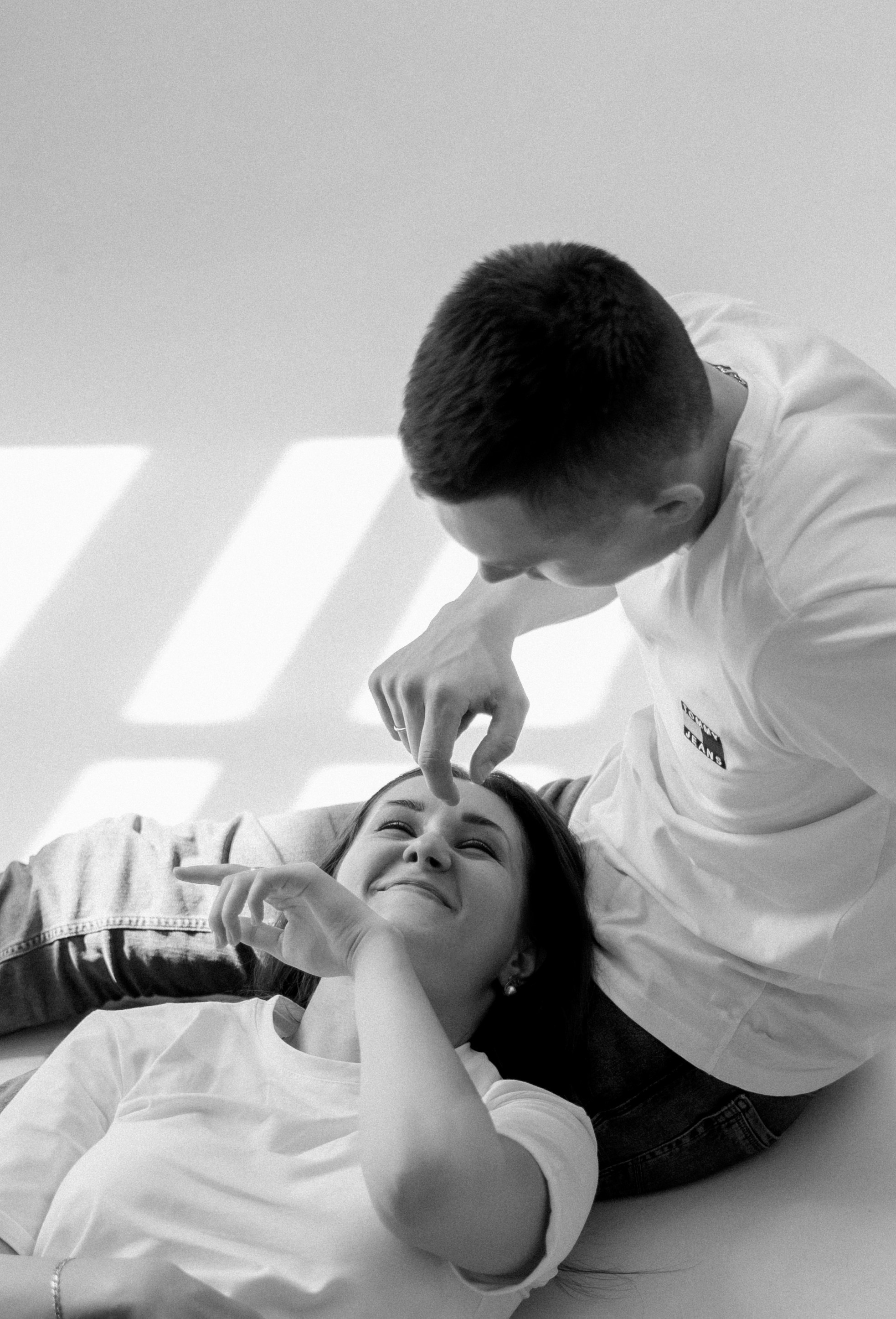 Фотосессия лав стори в студии сахалин. Фотограф сахалин