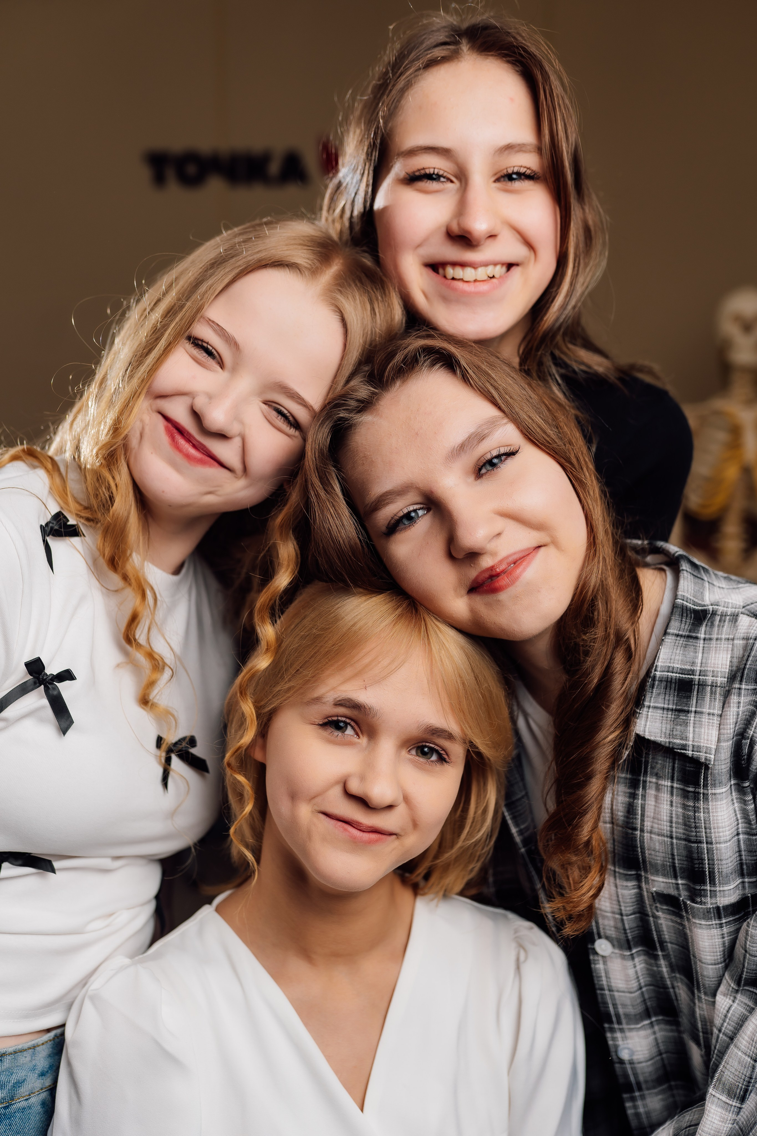 Октябрьский 8 класс. Фотограф Торопец Кристина Абрамова Kanwellia photography