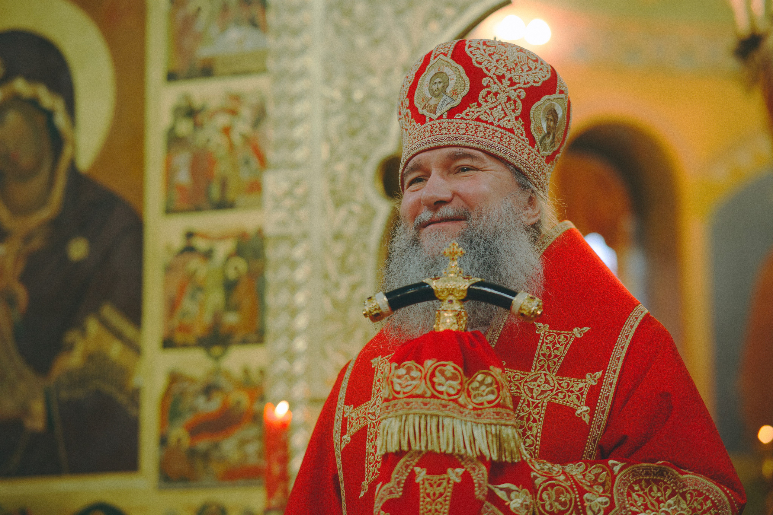 Репортаж с Божественной литургии в храме св. Пантелеимона в Екатеринбурге. Фотограф в Екатеринбурге: венчания, крещения, репортаж. Видео и трансляции. Официальный фотограф Екатеринбургской епархии