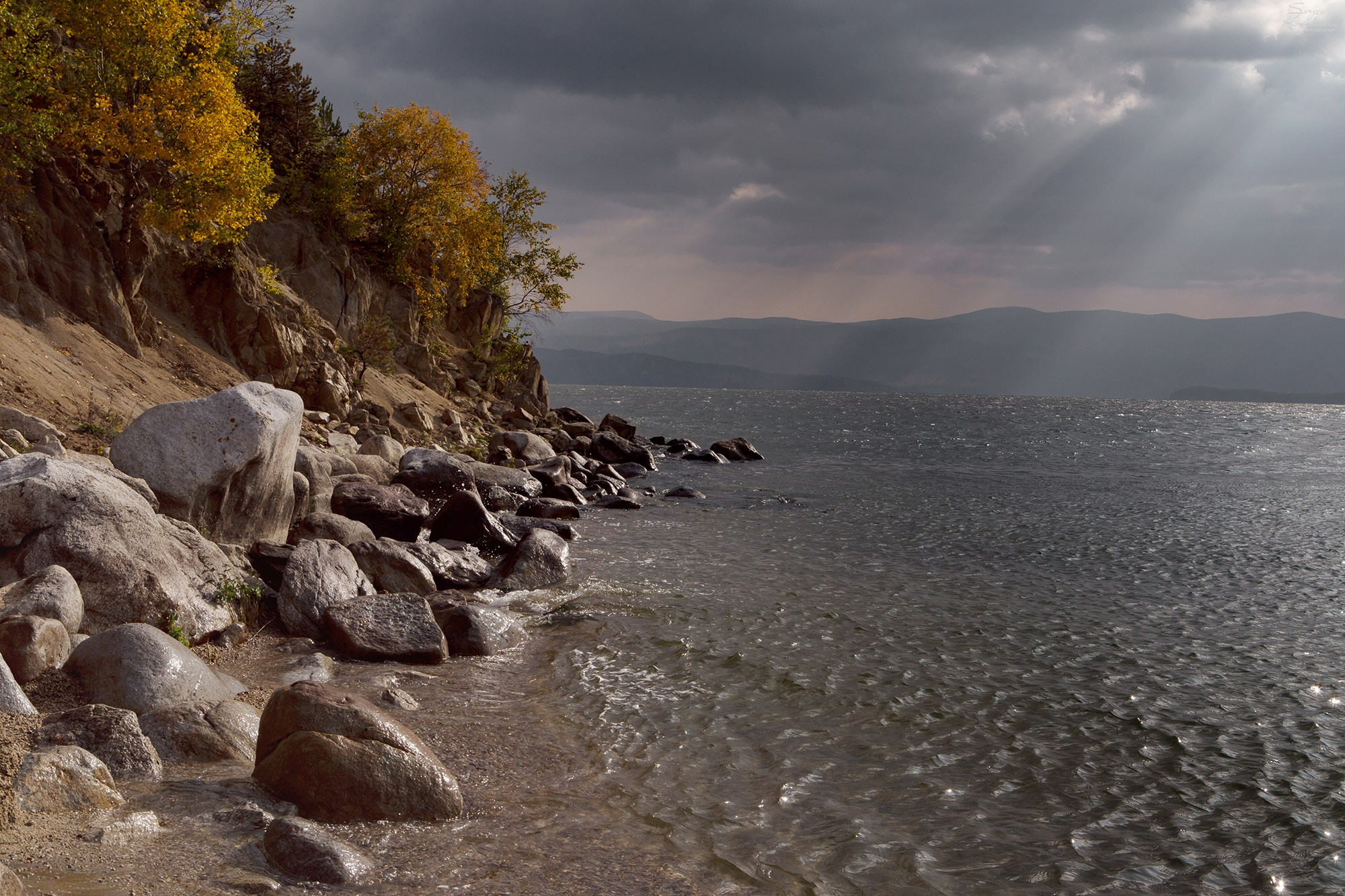 Пейзажи Байкала в Чивыркуйском заливе, полуостров Святой Нос. Бурятия. Фотограф Сергей Карпухин.