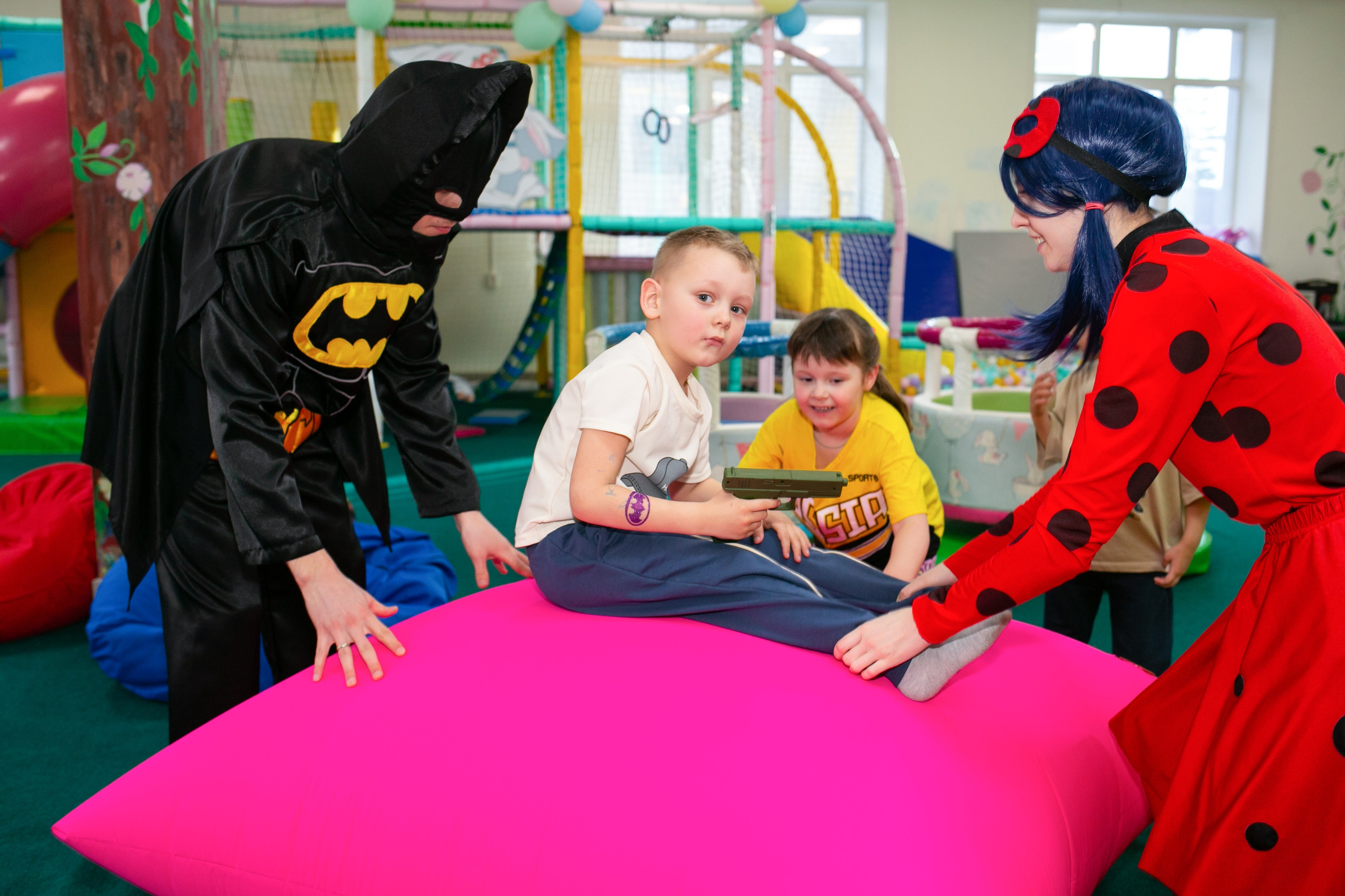 Леди Баг и Бэтмен. Фотограф новорожденных и семейный фотограф НСО г. Бердск Марина Львова