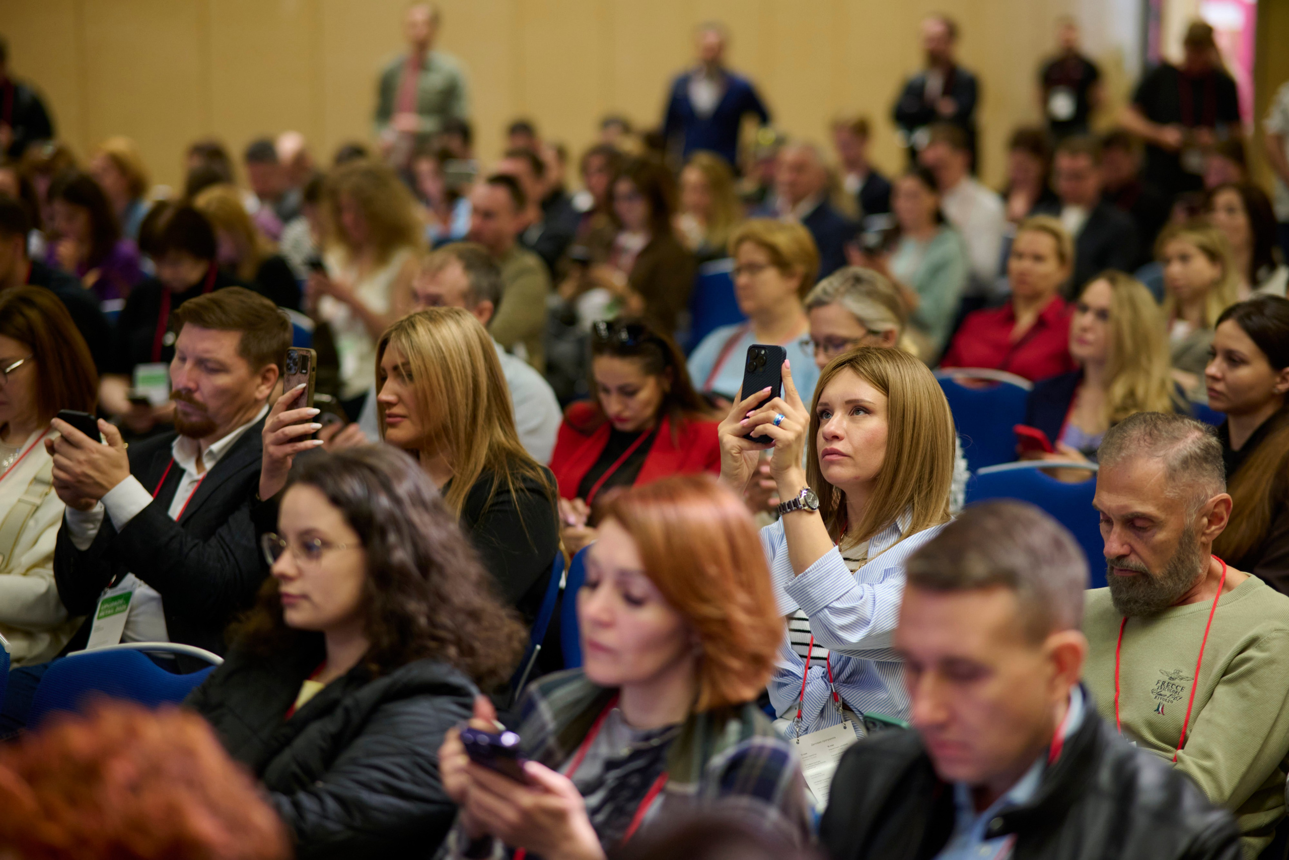 Upgrade Retail Весна 2025. Репортажный фотограф в Москве и Санкт-Петербурге — Профессиональная съёмка мероприятий | Данила Золкин