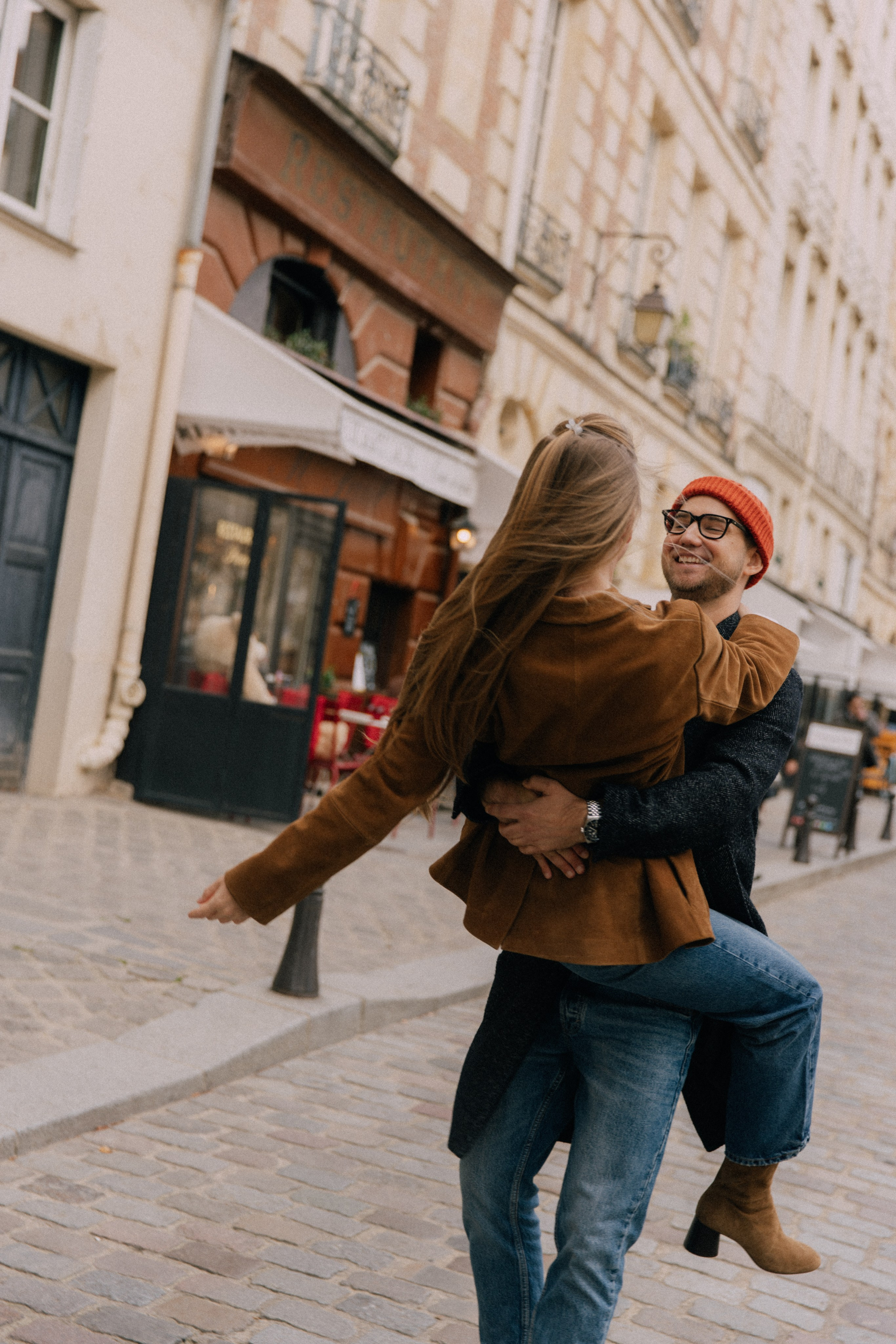 Love you a thousand times. Photographer in Paris