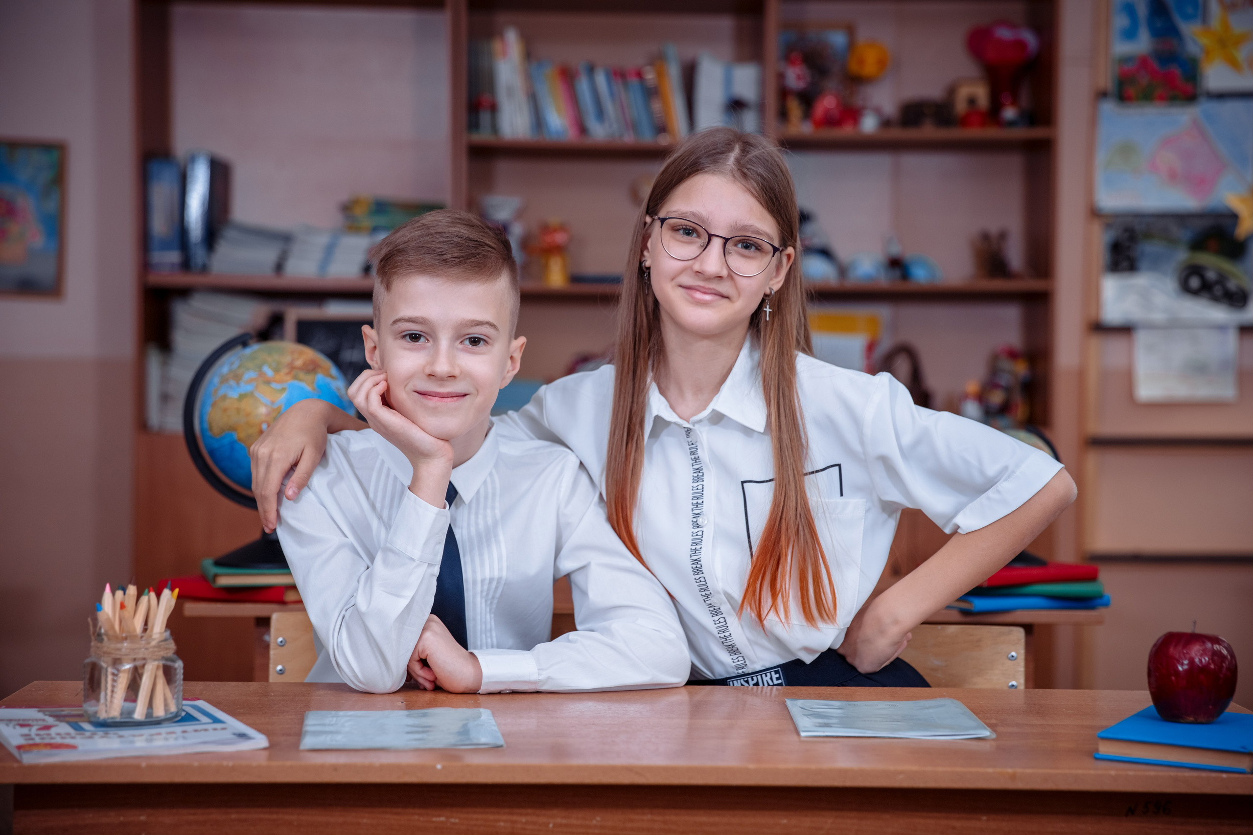 Начальные классы. Выпускные школьные фото­альбомы для школ и детских садов в Волгограде и Волжском