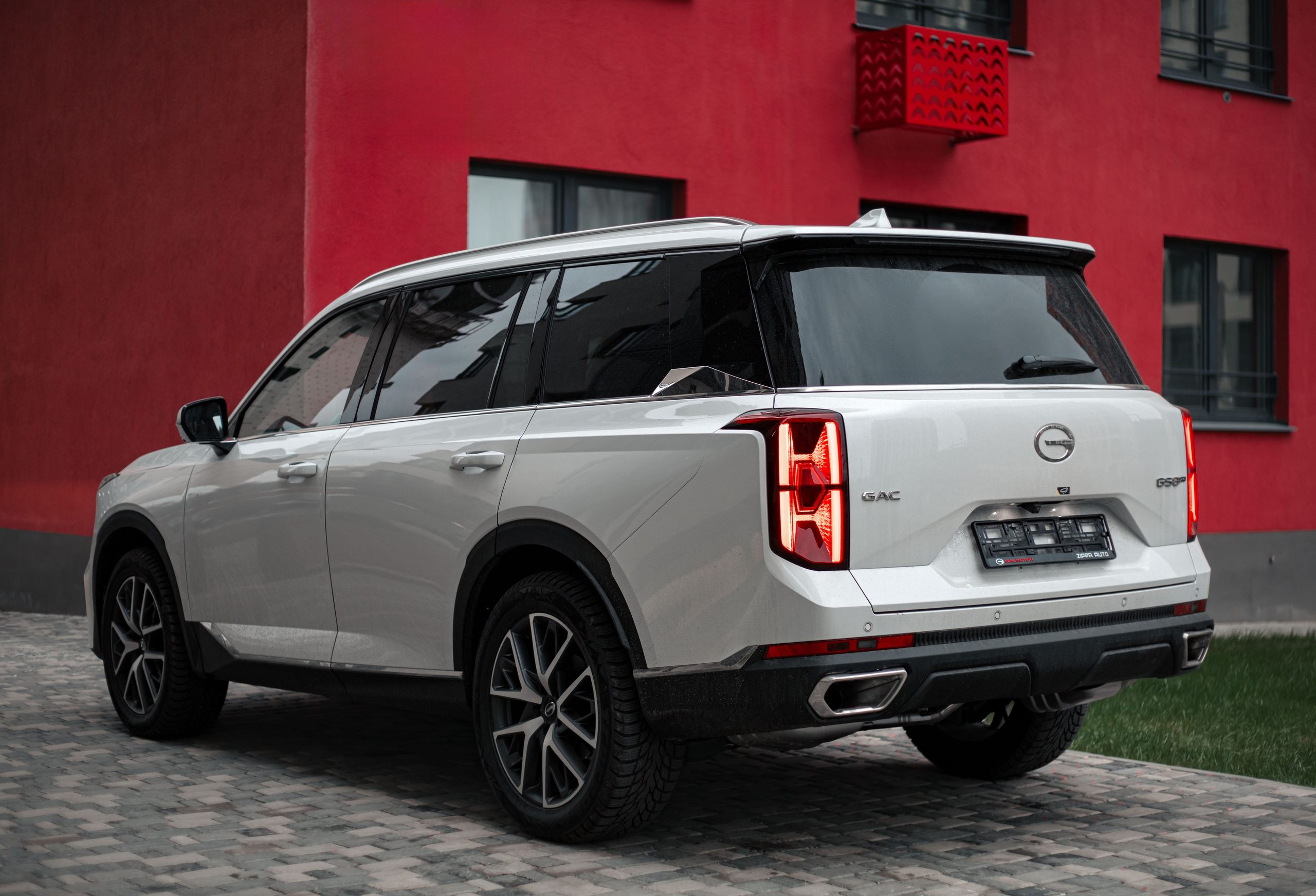 Бизнес съемка для автосалона GAC в городе Ижевск. Бизнес фотограф Ижевск — Назаров Роман