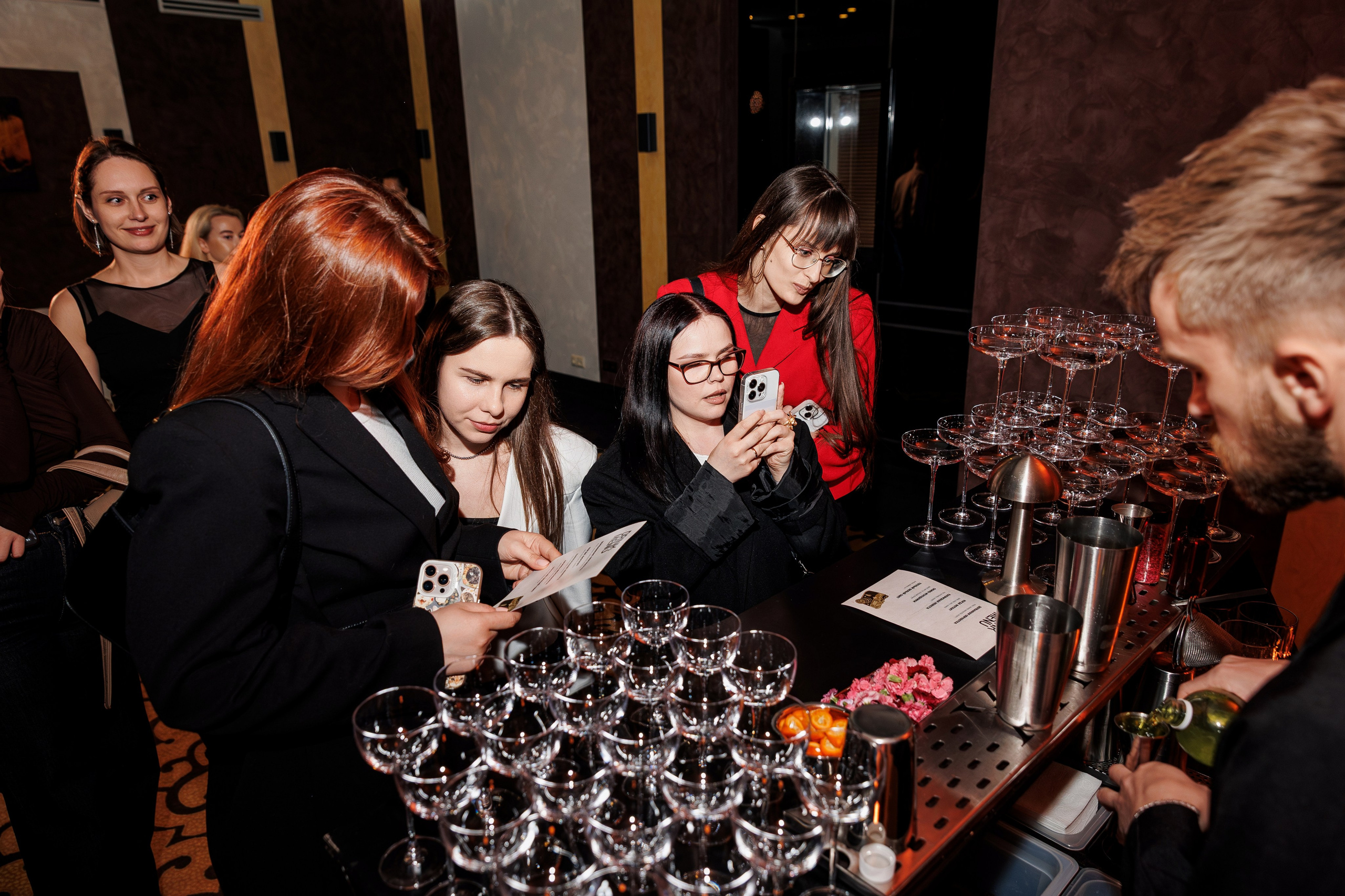 Creators. ILIAS BLACK — Фотограф свадеб и мероприятий в Минске и Беларуси