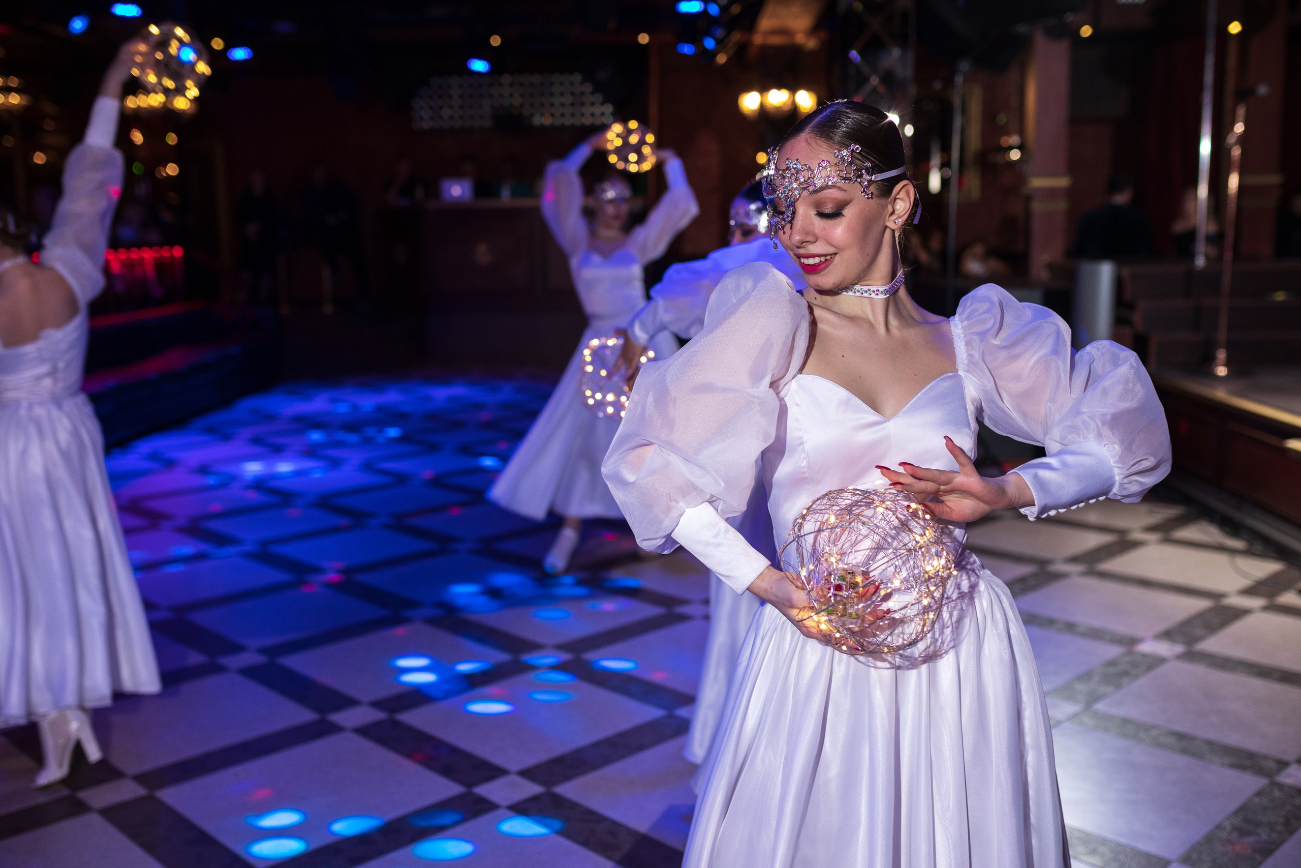 Выступления на банкетных площадках. Танцевальная шоу-группа «GRANAT»