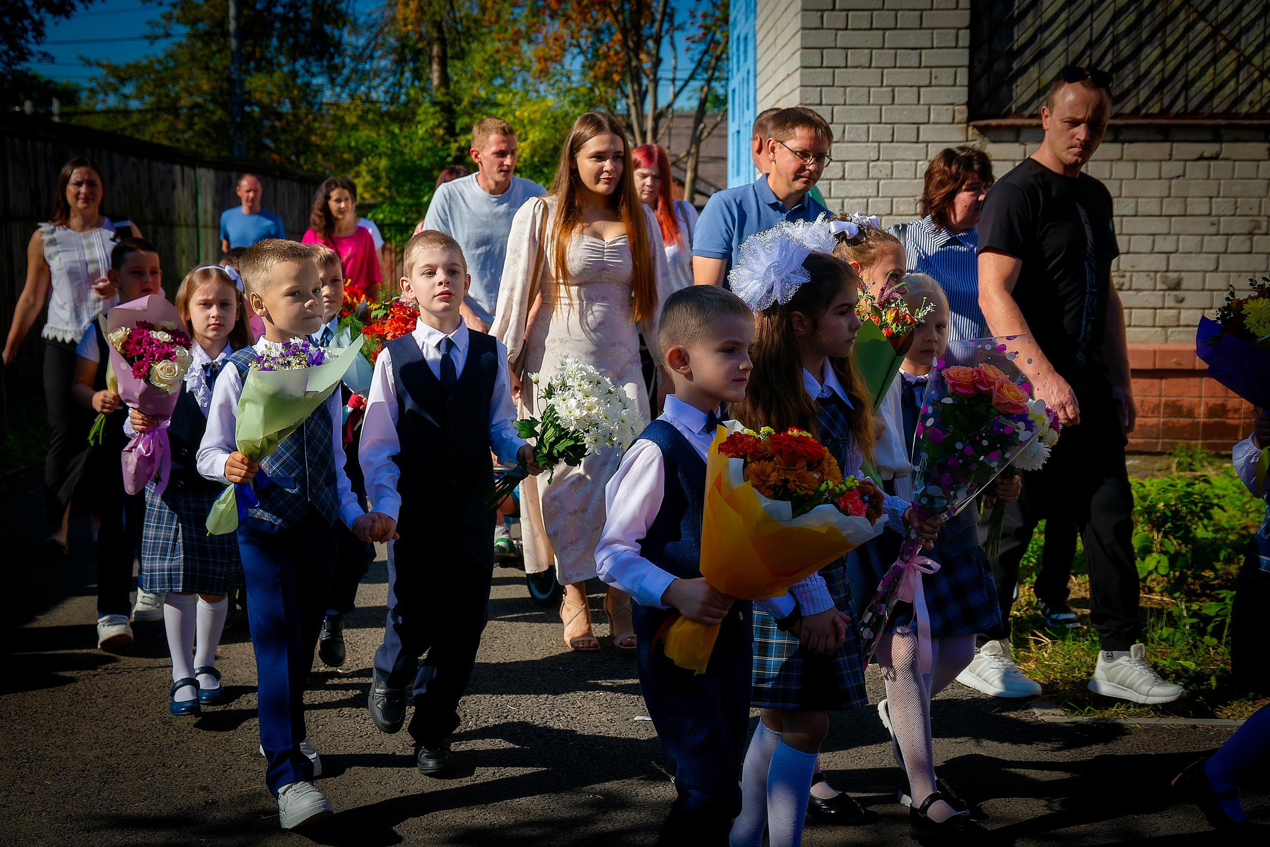 1 Сентября. Школа № 135. Лев Постнов.Фотограф. Нижний Новгород