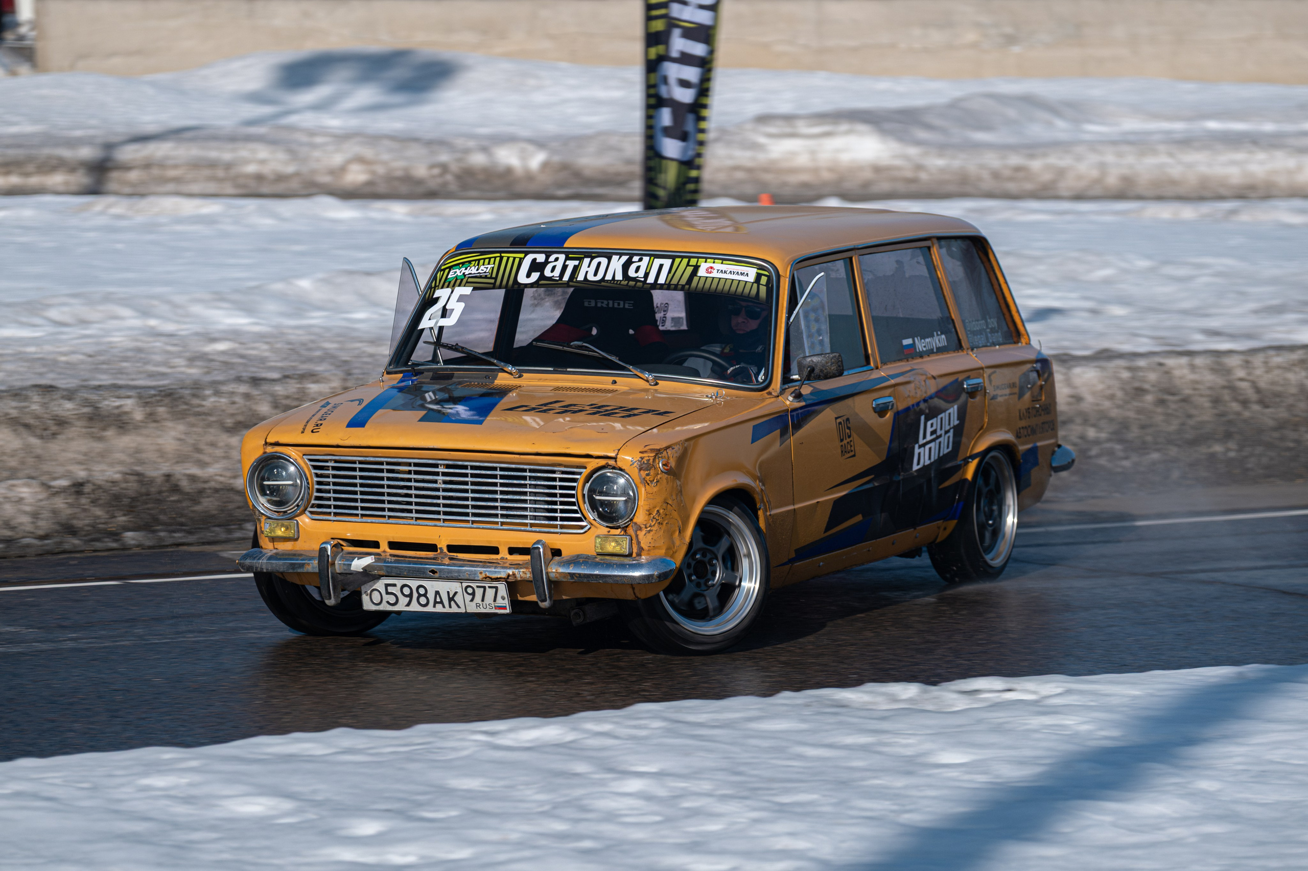 Спортивная автомобильная съемка. Malenkyia