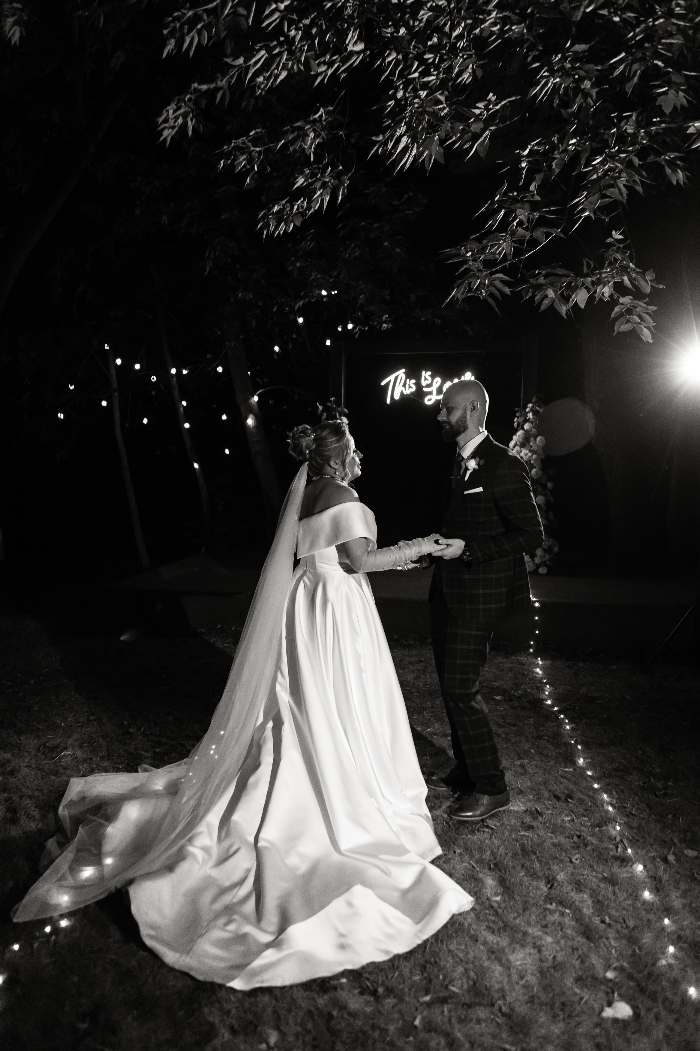 Свадебный фотограф Уфа — Руслан ГабдлисламовЖивые эмоции, красивые кадры, воспоминания на всю жизнь.Работаю по всей Республике Башкортоста. Свадебный фотограф Уфа Руслан Габдлисламов