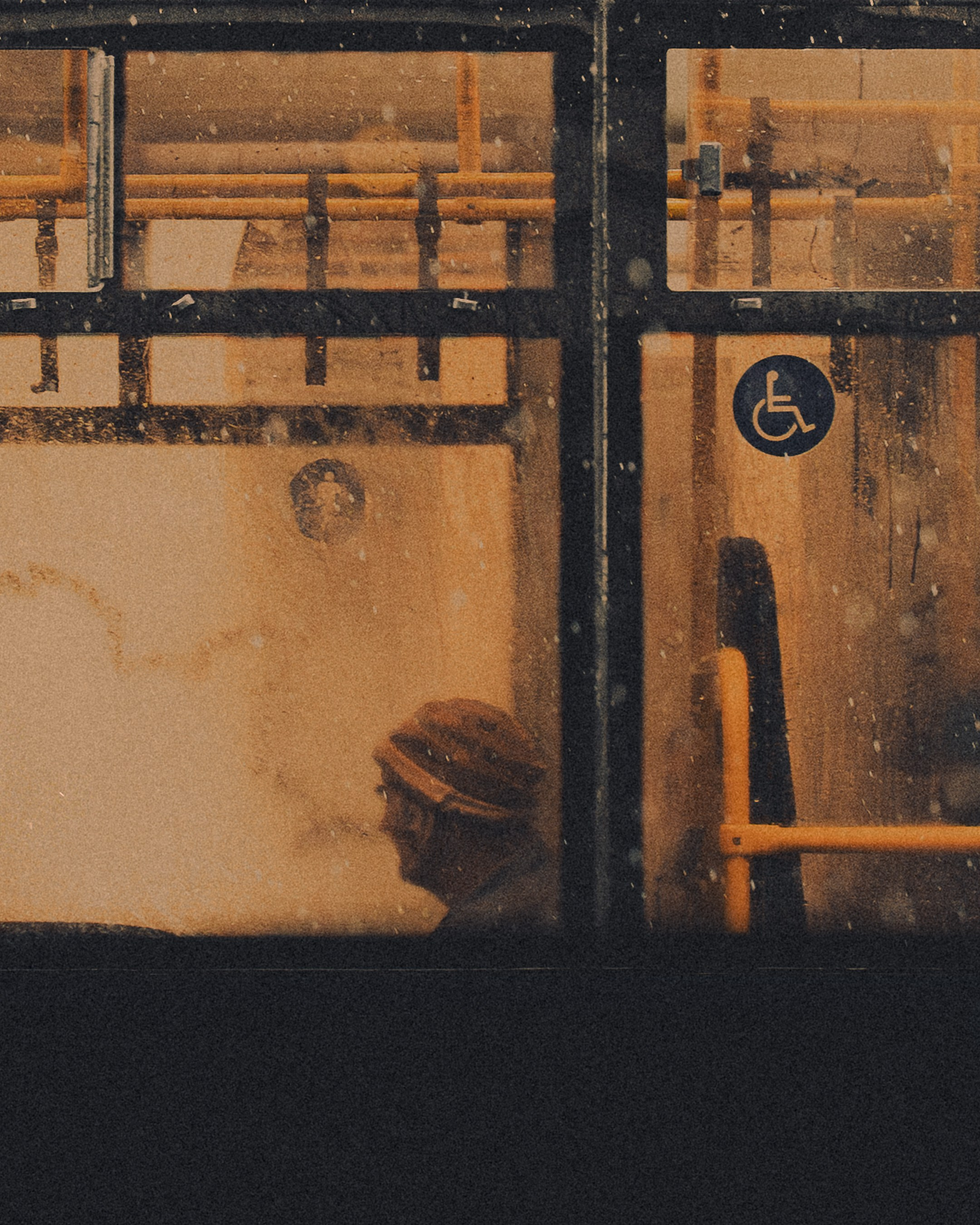 Through the glass (Samara). Photographer in Moscow and Samara Anna Chistiakova