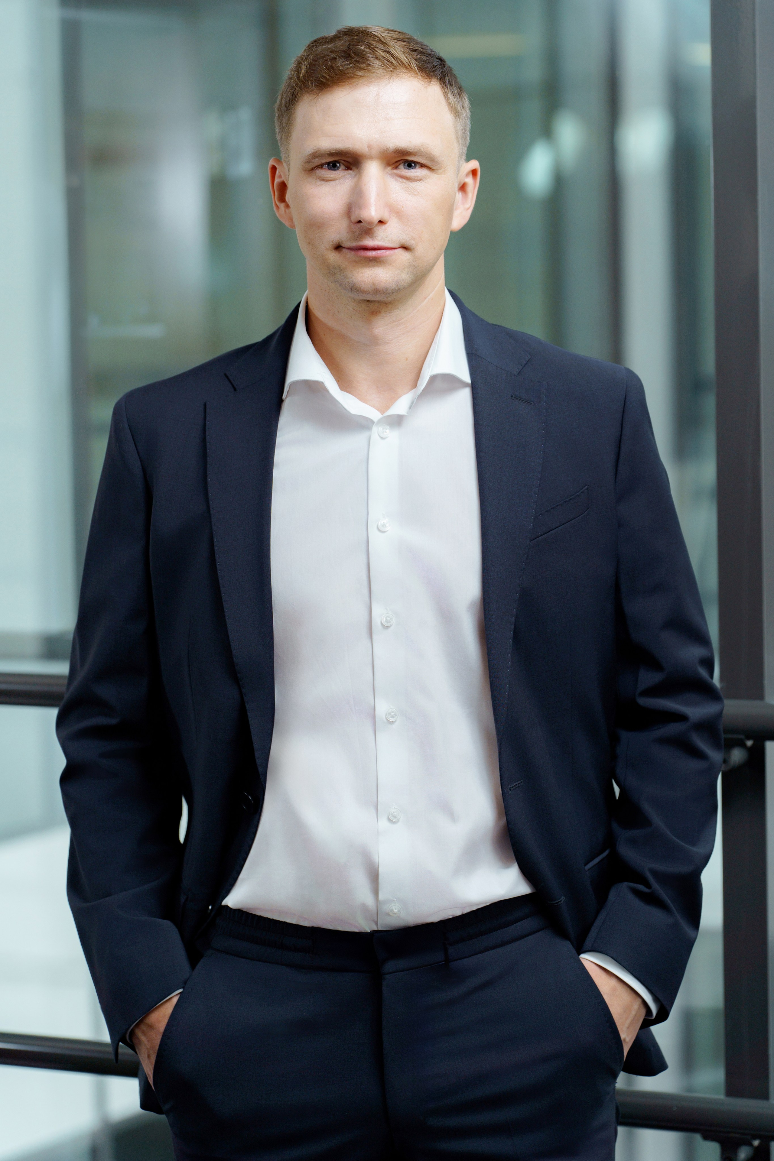 Портреты сотрудников компании в офисе. КОРПОРАТИВНЫЙ, ИМИДЖЕВЫЙ И РЕПОРТАЖНЫЙ ФОТОГРАФ МАКСИМ МЕШ