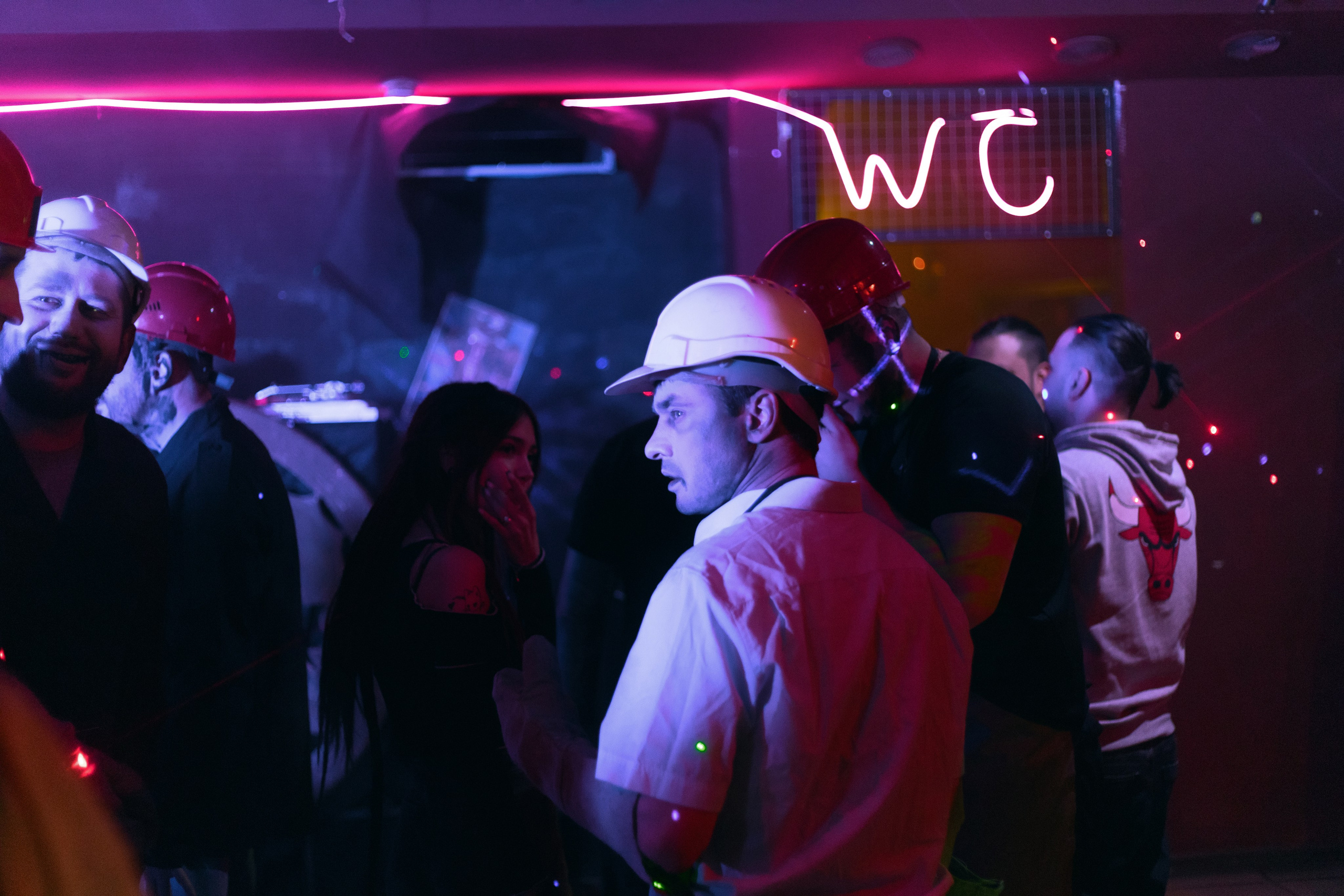 Бэкстейдж со съёмок фильма «Третья смена». Фотограф Александр Закадычный | Таганрог