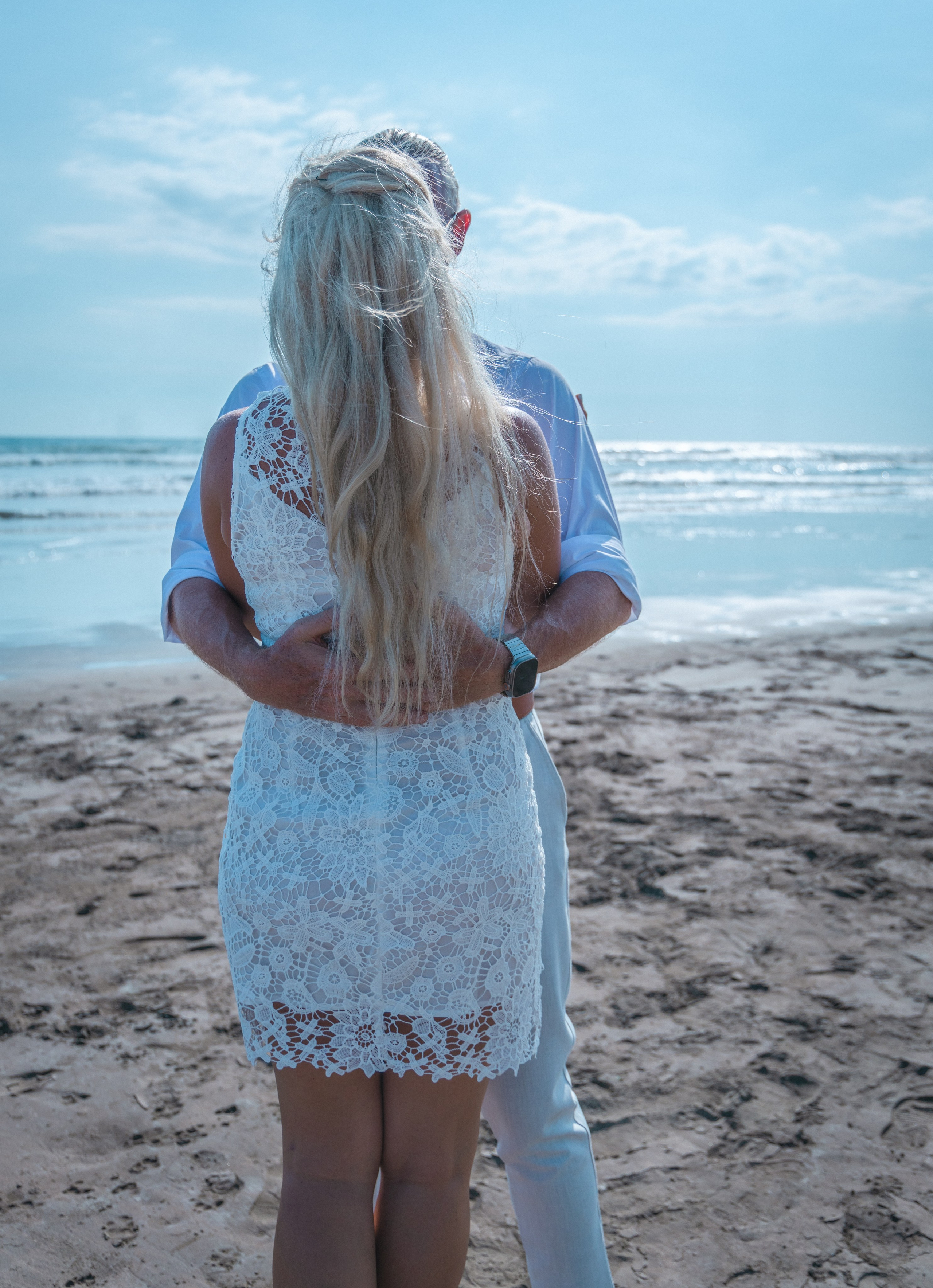 Ocean lovely moments. Family, portrait, content photo in Costa Rica Evgeniya Besprozvannykh