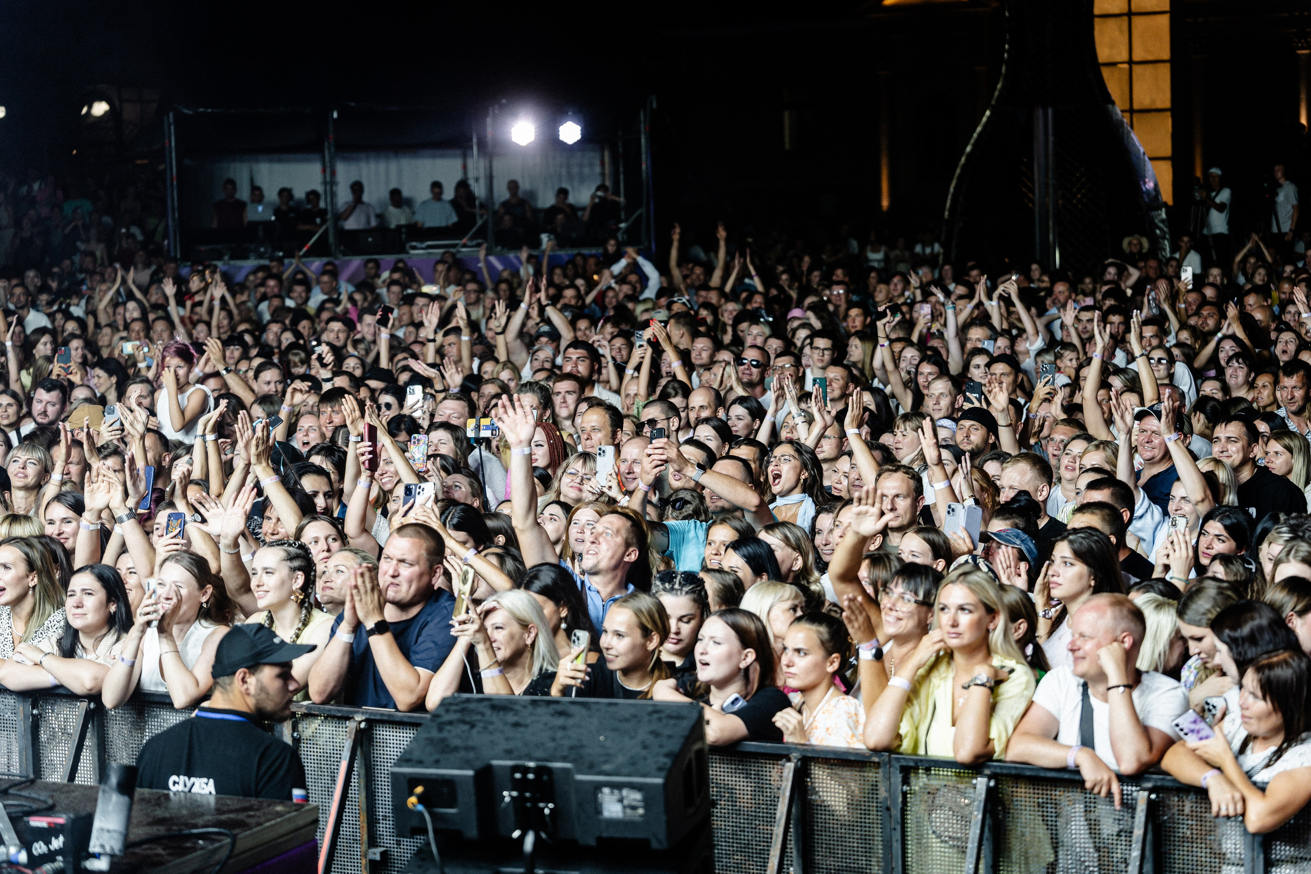 Лёша Свик • Банд’Эрос • Олег Майами • Filatov & Karas. Свадебный и репортажный, фуд фотограф в Новороссийске Евгений Александриди