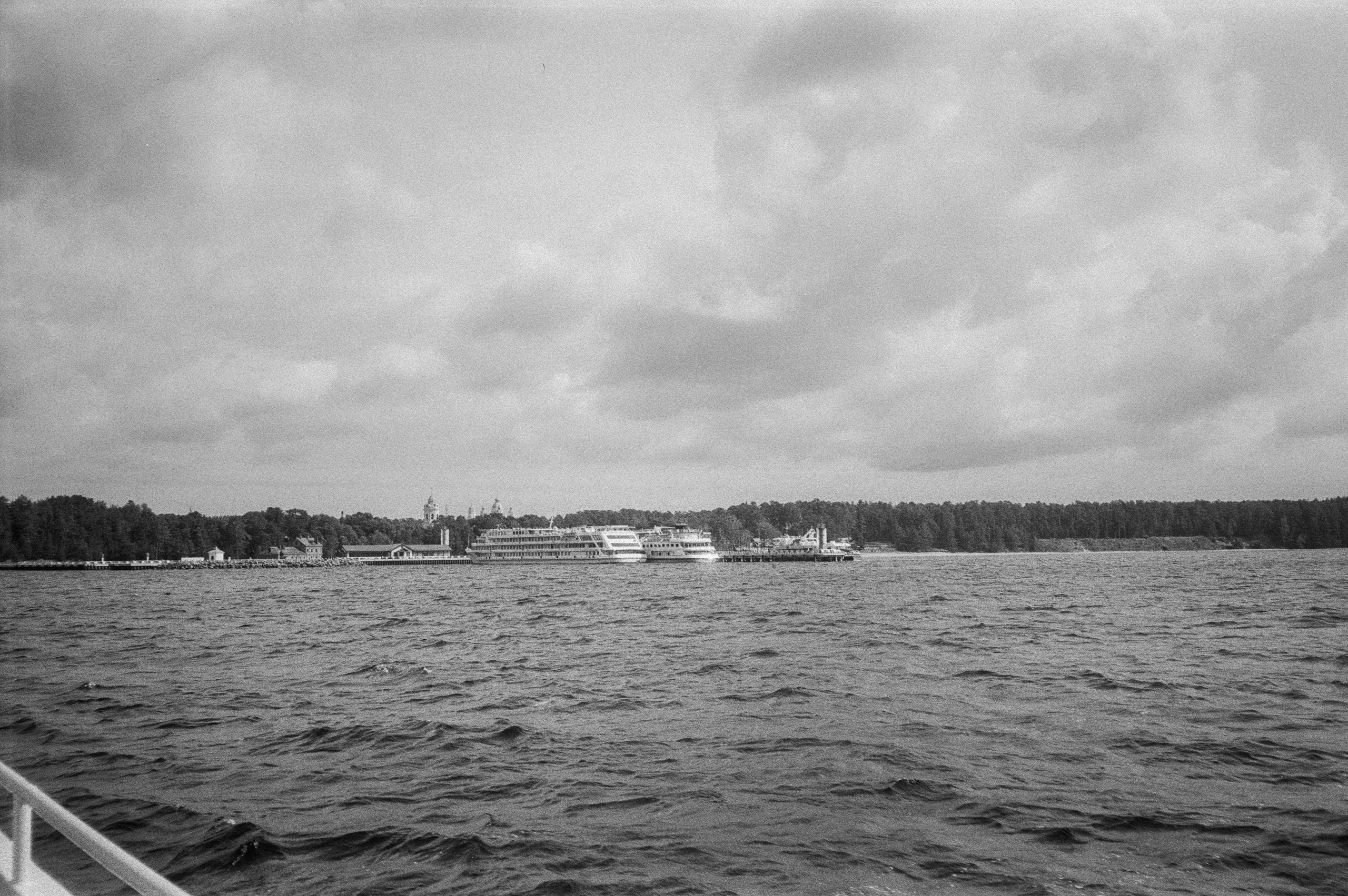 Остров Коневец / Revue 35CC / Kodak XX