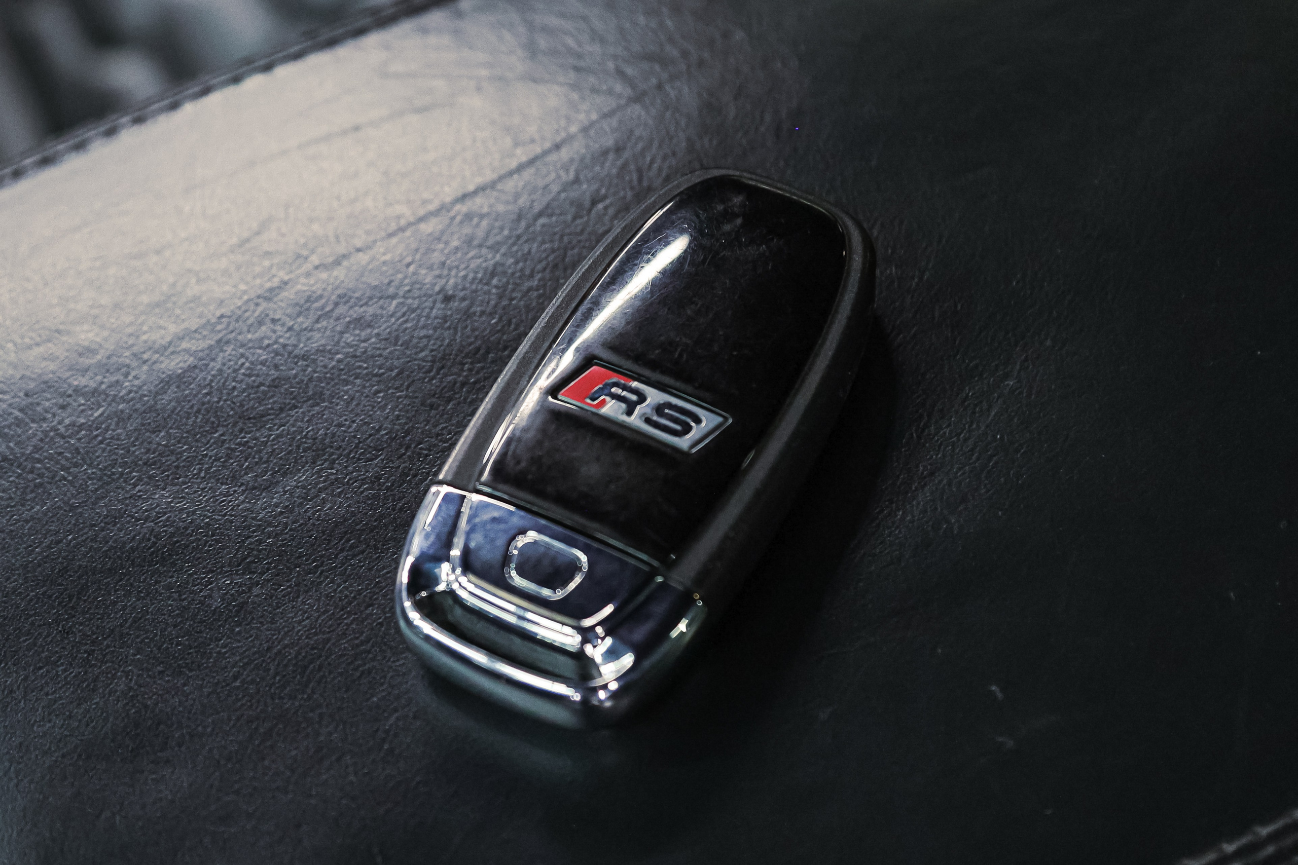 2017 AUDI RS6. Mixturecaptures