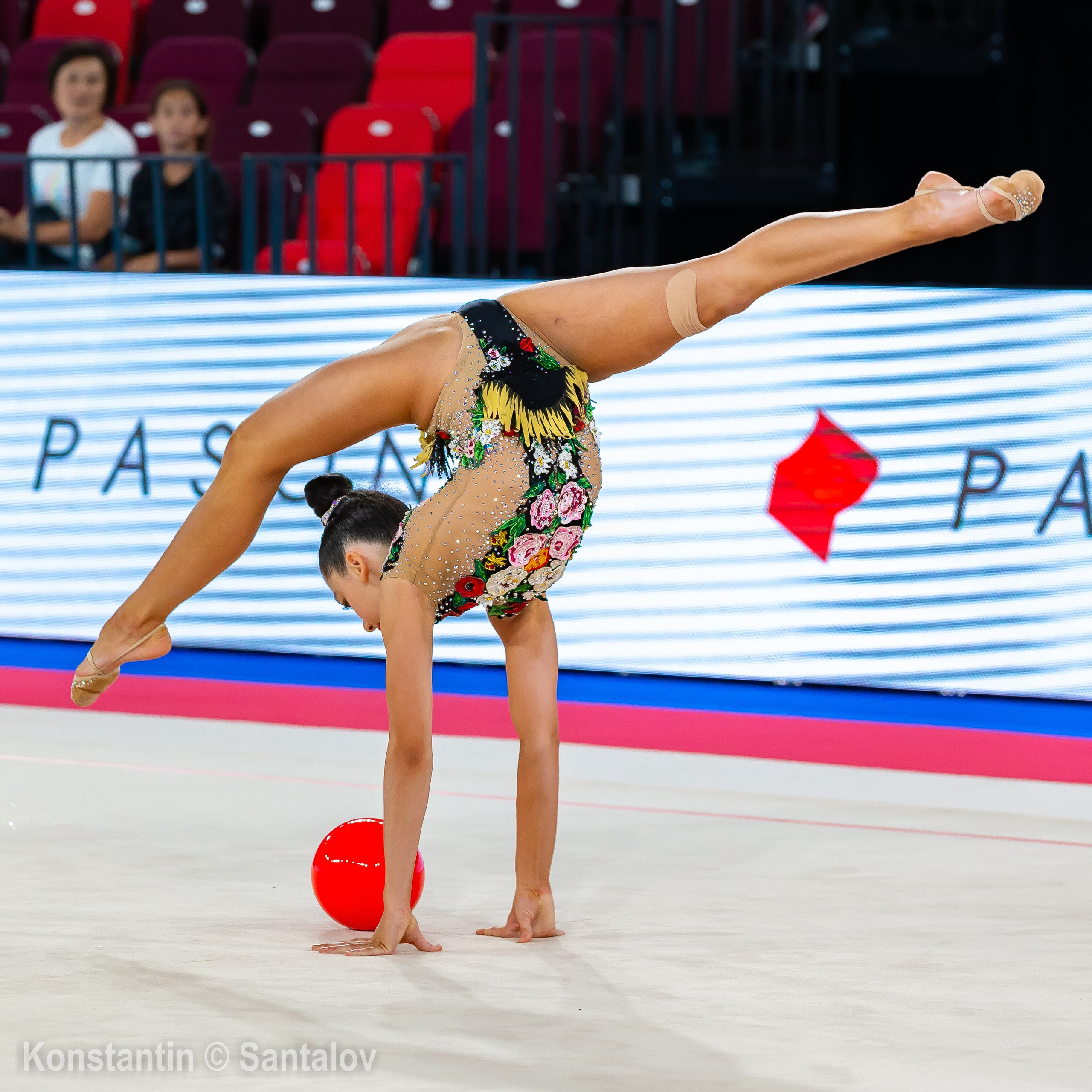 I Чемпионат мира среди юниорок, 2019, Москва. GYM-PHOTO. Спорт в кадре