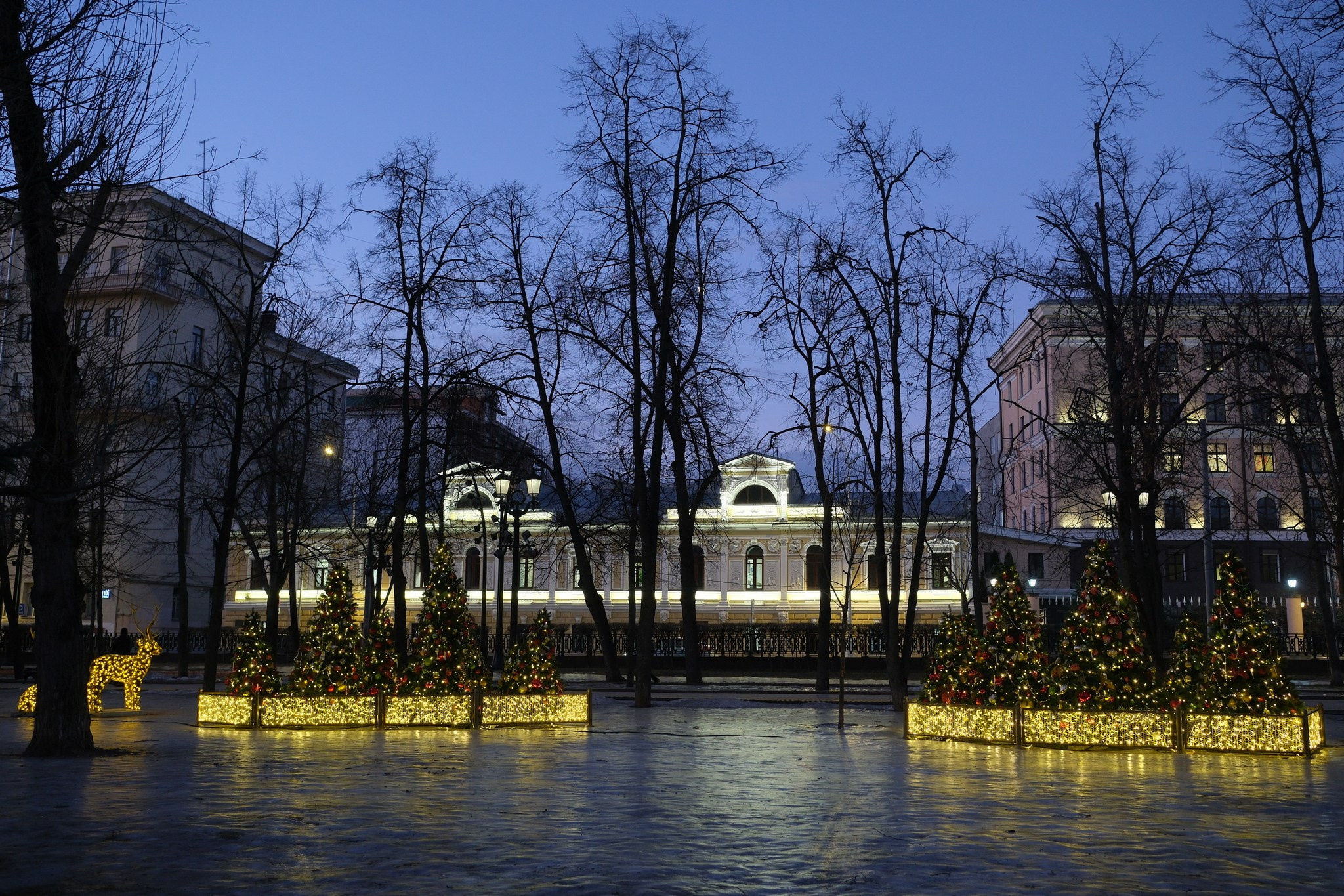 Улица, люди, жизнь…