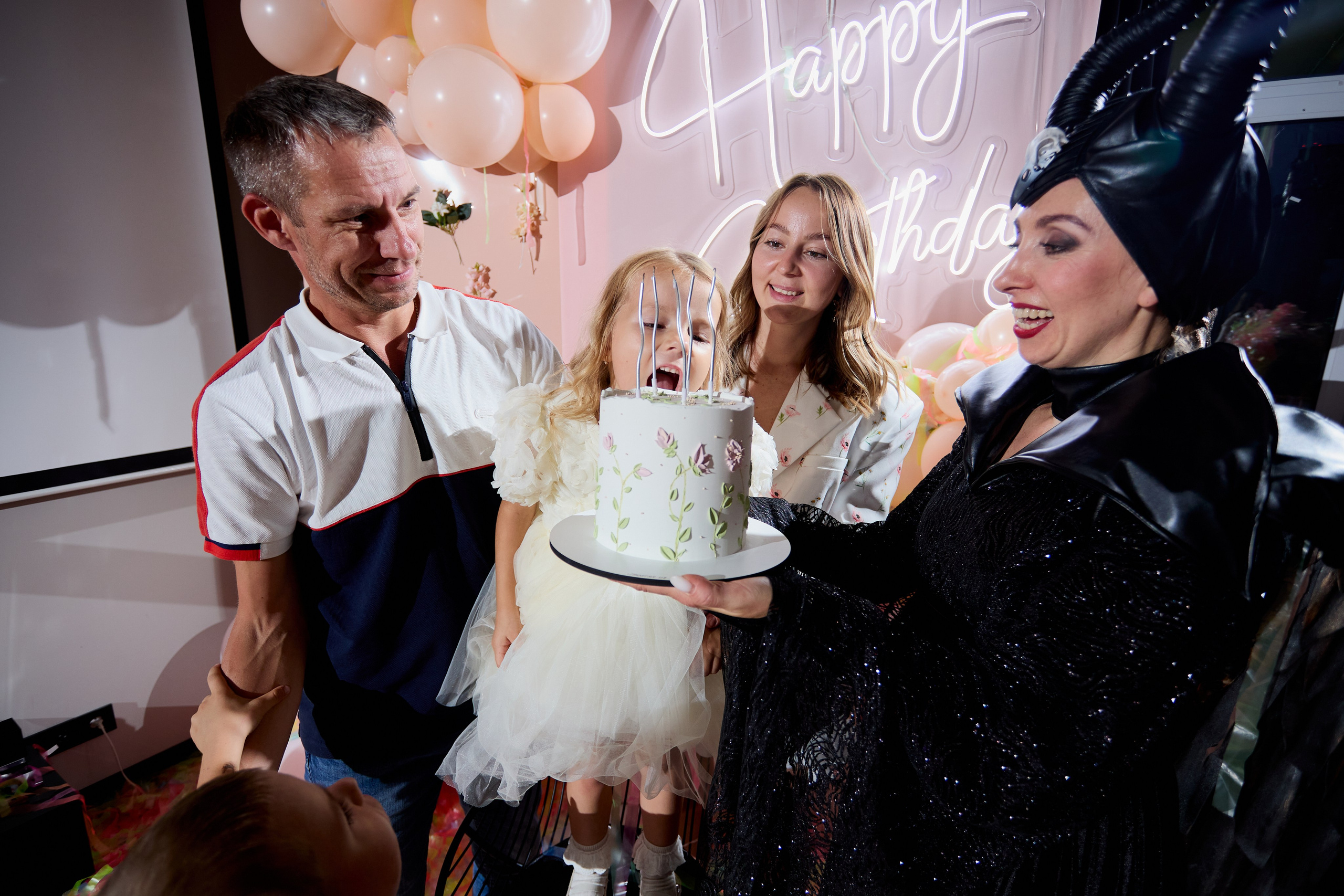 Малифисента и Тесла шоу. Свадебный фотограф Москва и Московская область Борисов Сергей