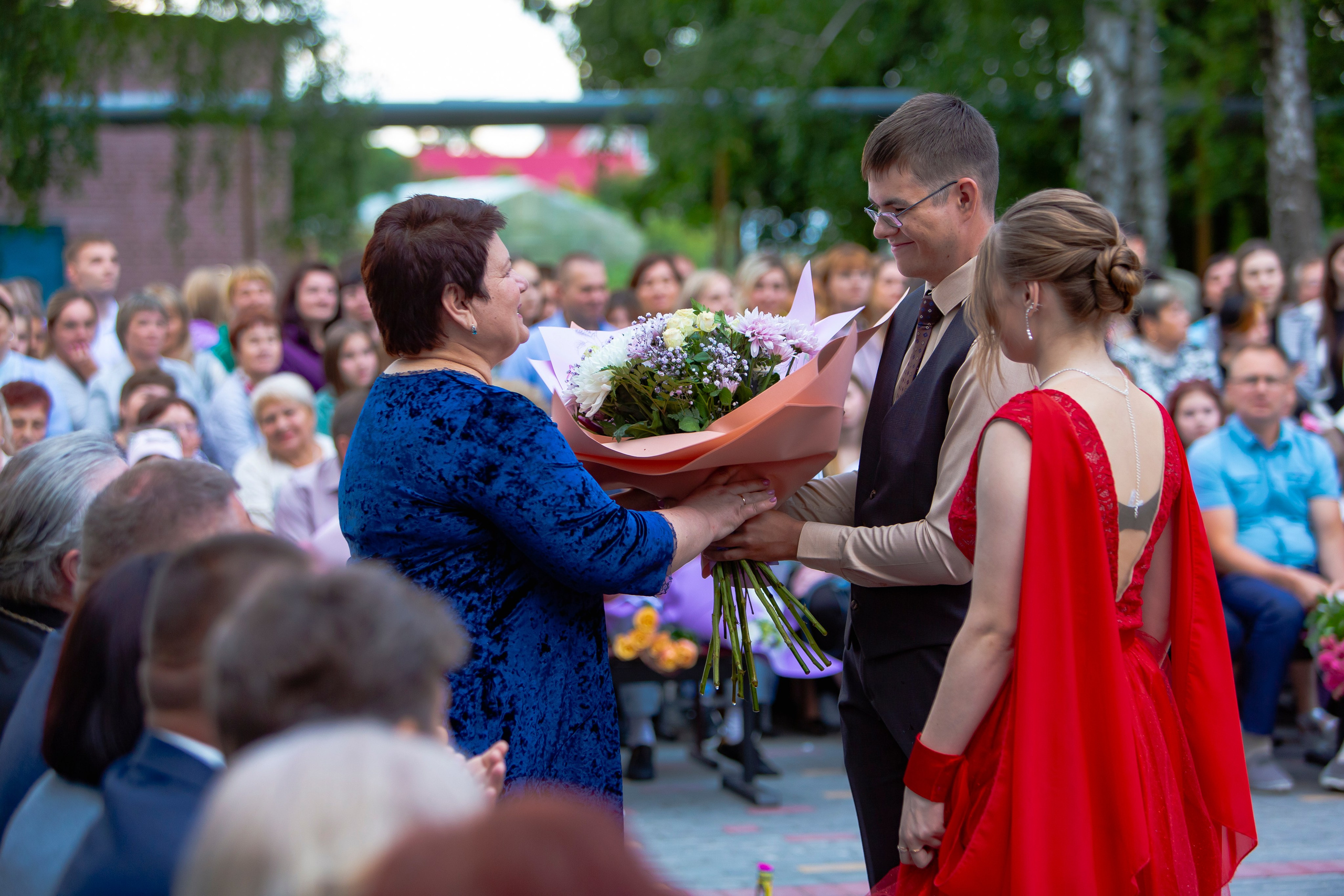 Выпускной вечер. Профессиональная съёмка и монтаж фото&видео в Курске и области