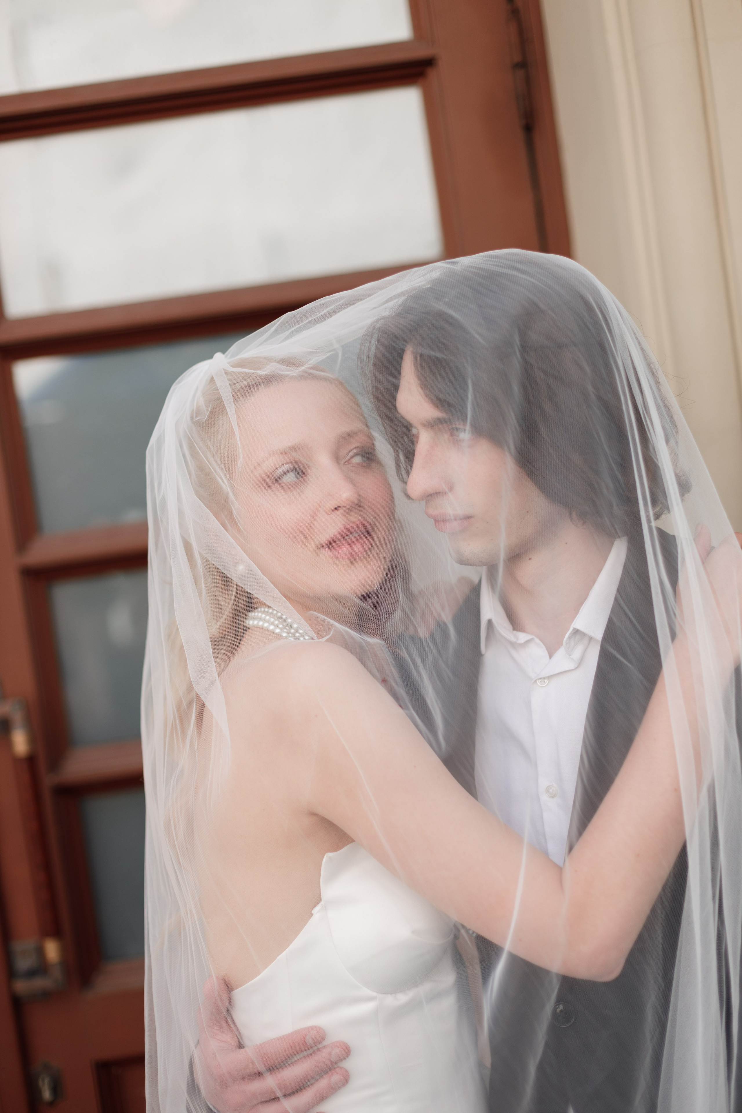 Свадебная фотосессия с автомобилем в центре Москвы, фотограф свадьбам Москва