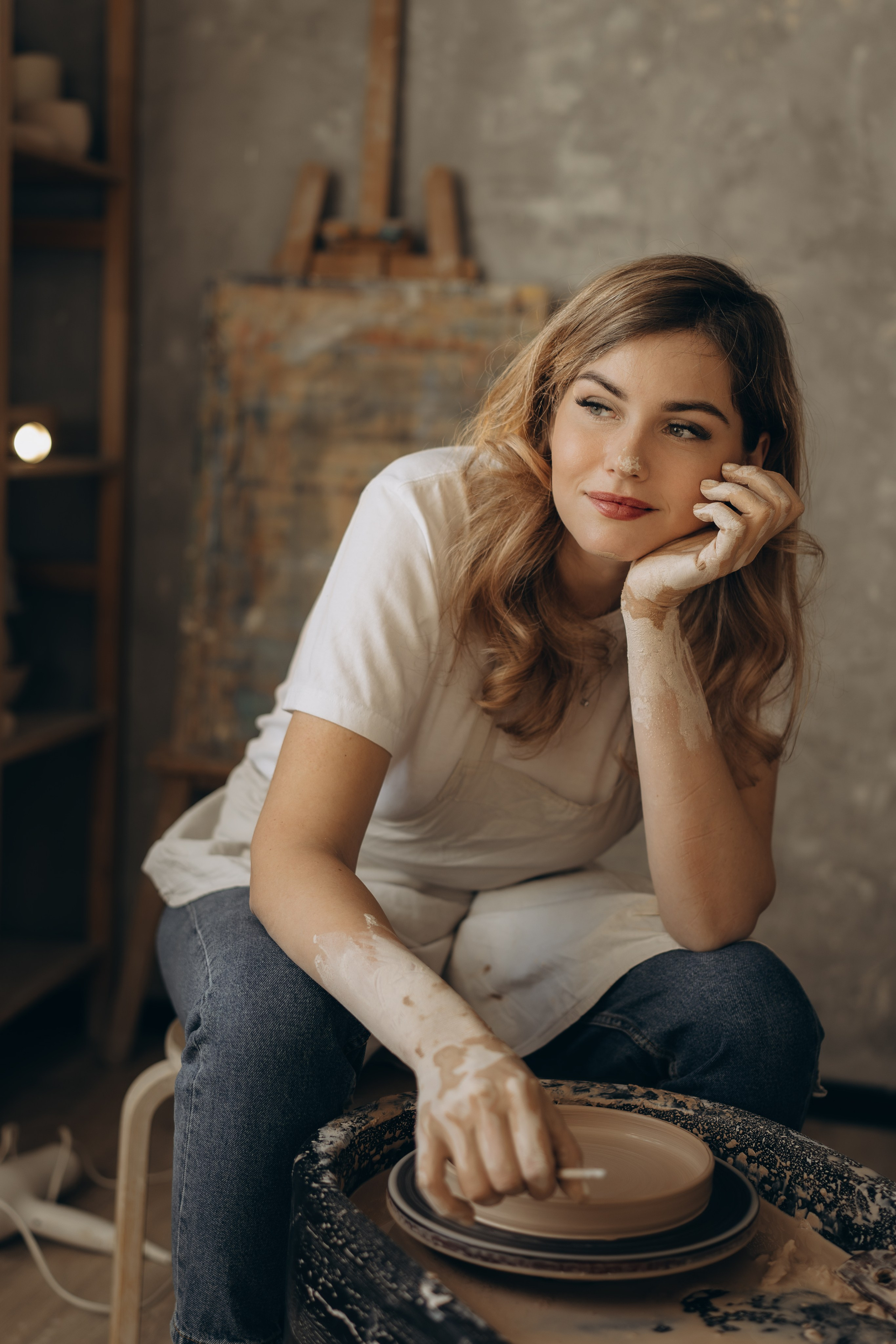 В гончарной мастерской. Семейный фотограф Москва. Фотограф беременности и материнства Москва