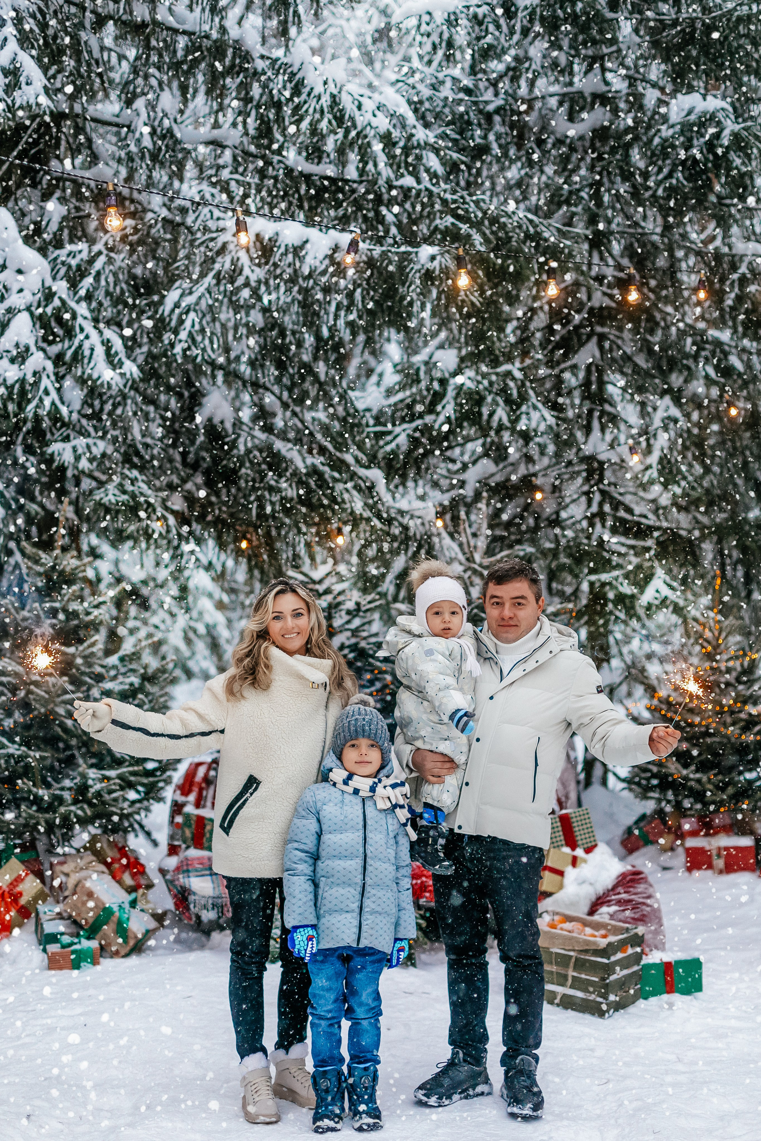 Новогодние фотосессии с ретро машинами. Фотопроекты, фотодни и фотосессии в Москве