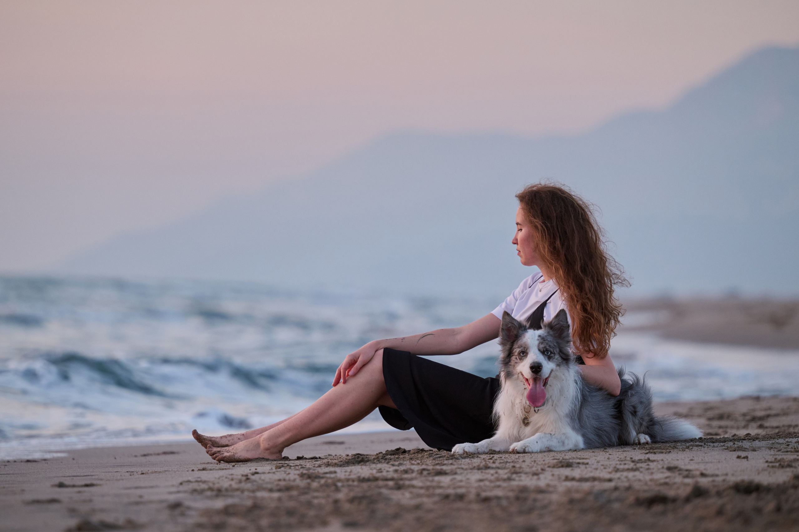 Мария и Декс, на берегу моря. Фотограф анималист в Казани Алина Сулейманова. Фотограф животных