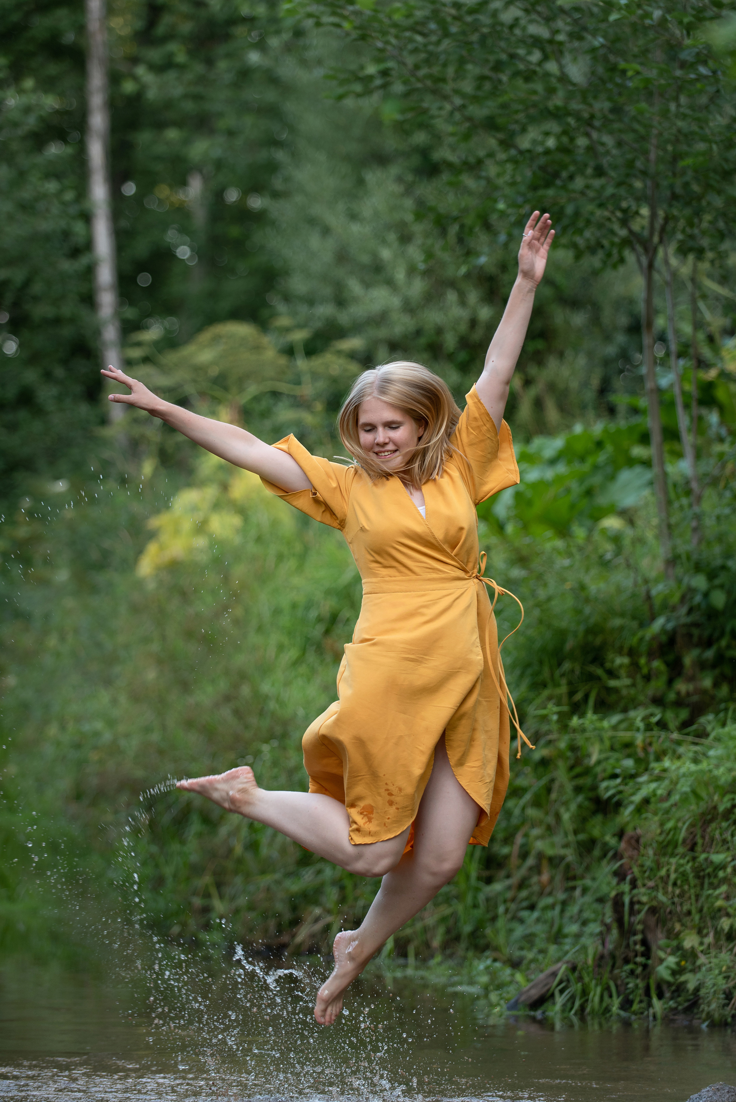 Настя. У ручья. Фотограф анималист в Казани Алина Сулейманова. Фотограф животных