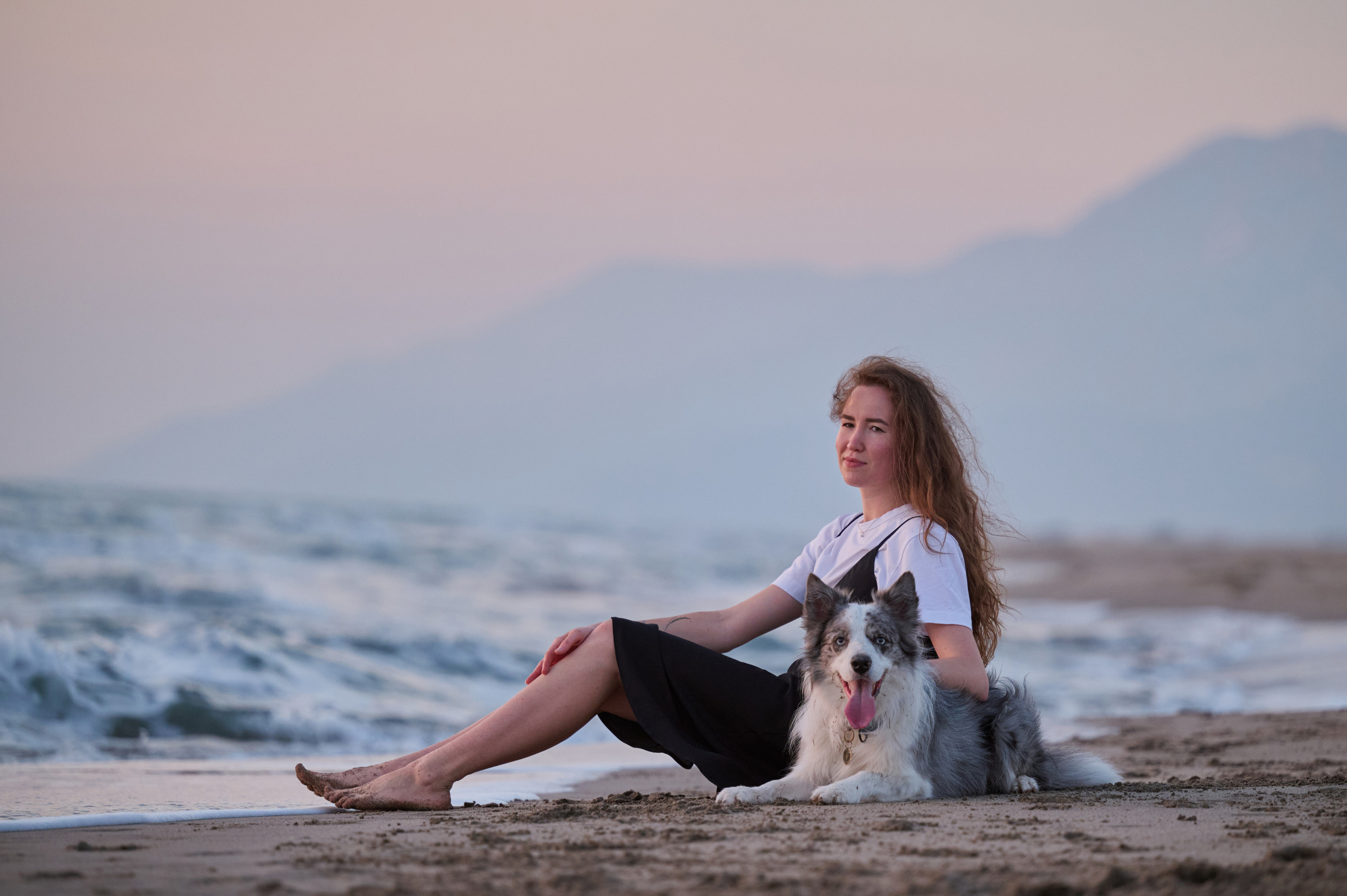 Мария и Декс, на берегу моря. Фотограф анималист в Казани Алина Сулейманова. Фотограф животных