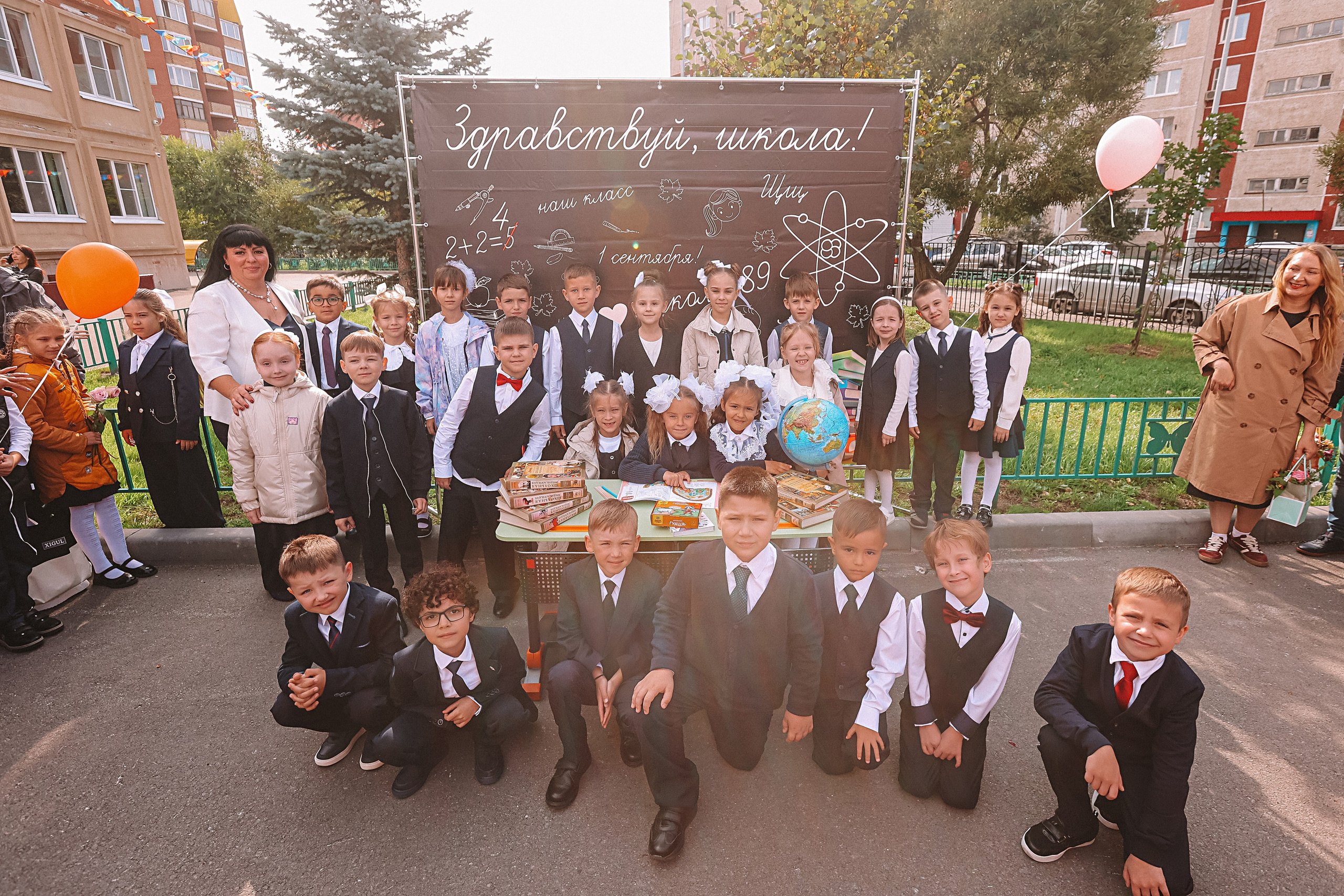 1 сентября линейка+кл час+портреты. Семейный фотограф Тюмень, фотограф на роды Салмина Мария