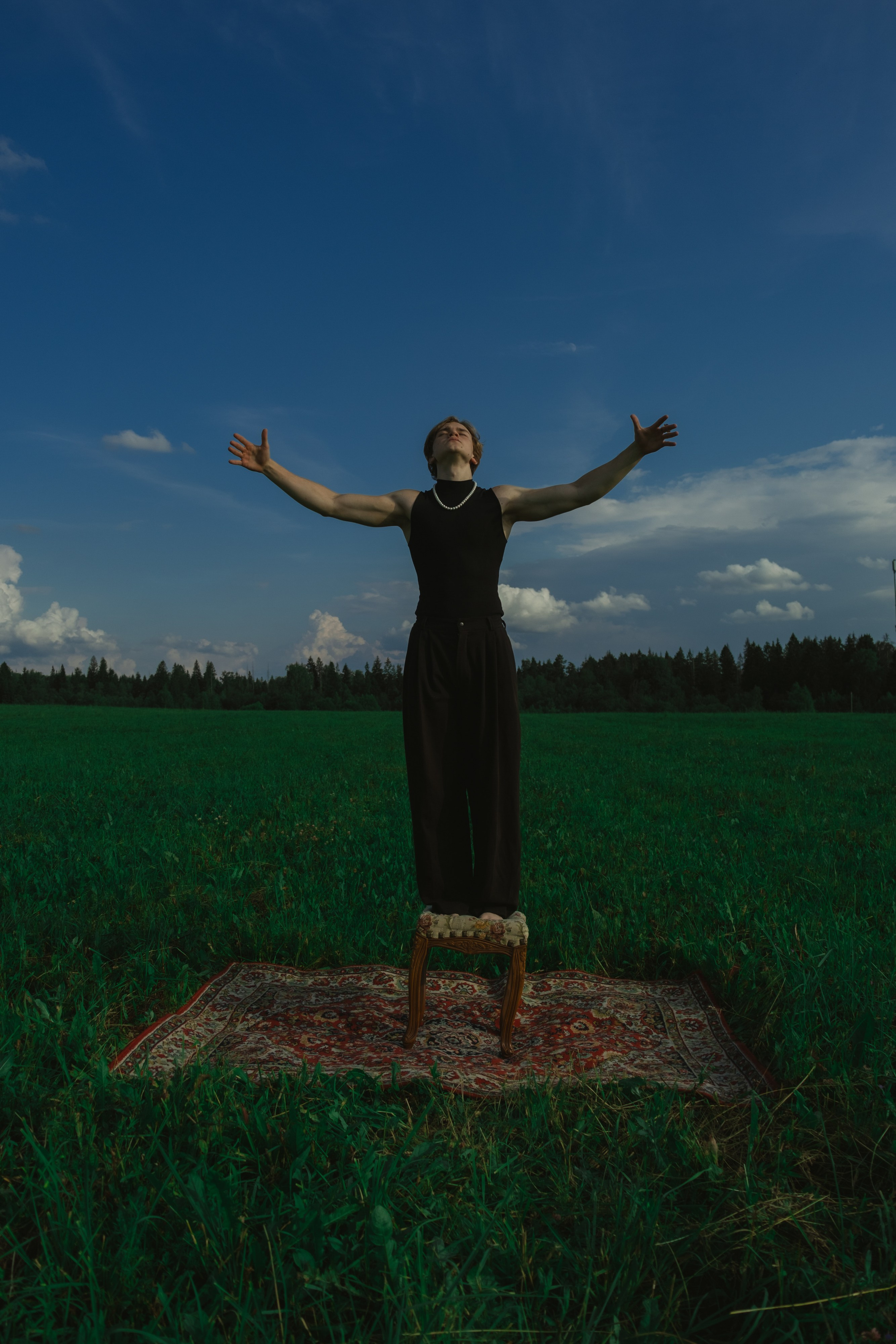 Ковер. Поле. Глеб. Мари — фотограф и видеограф из Москвы