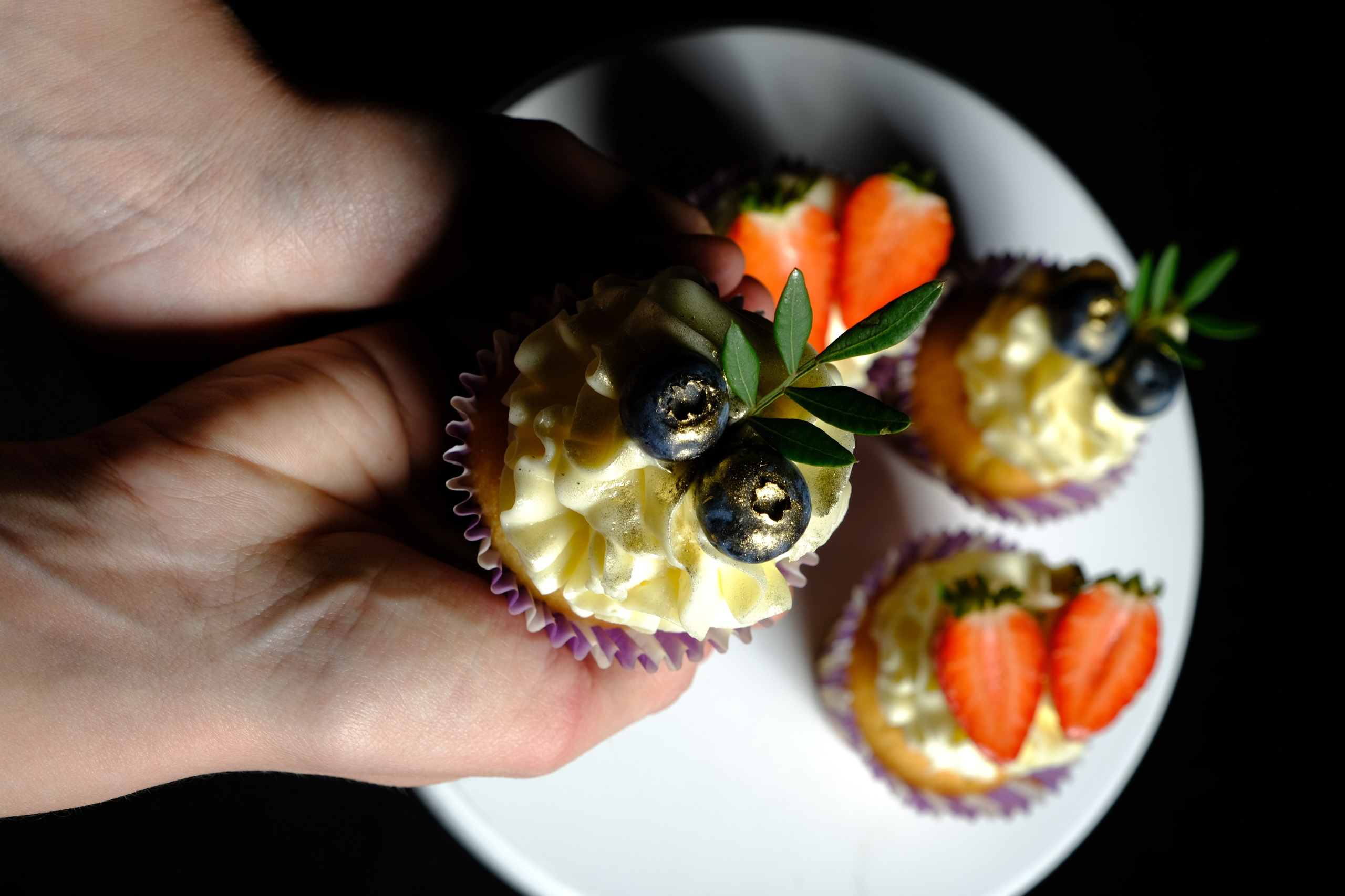 «Красный бархат с бархатистой текстурой и сливочным кремом».