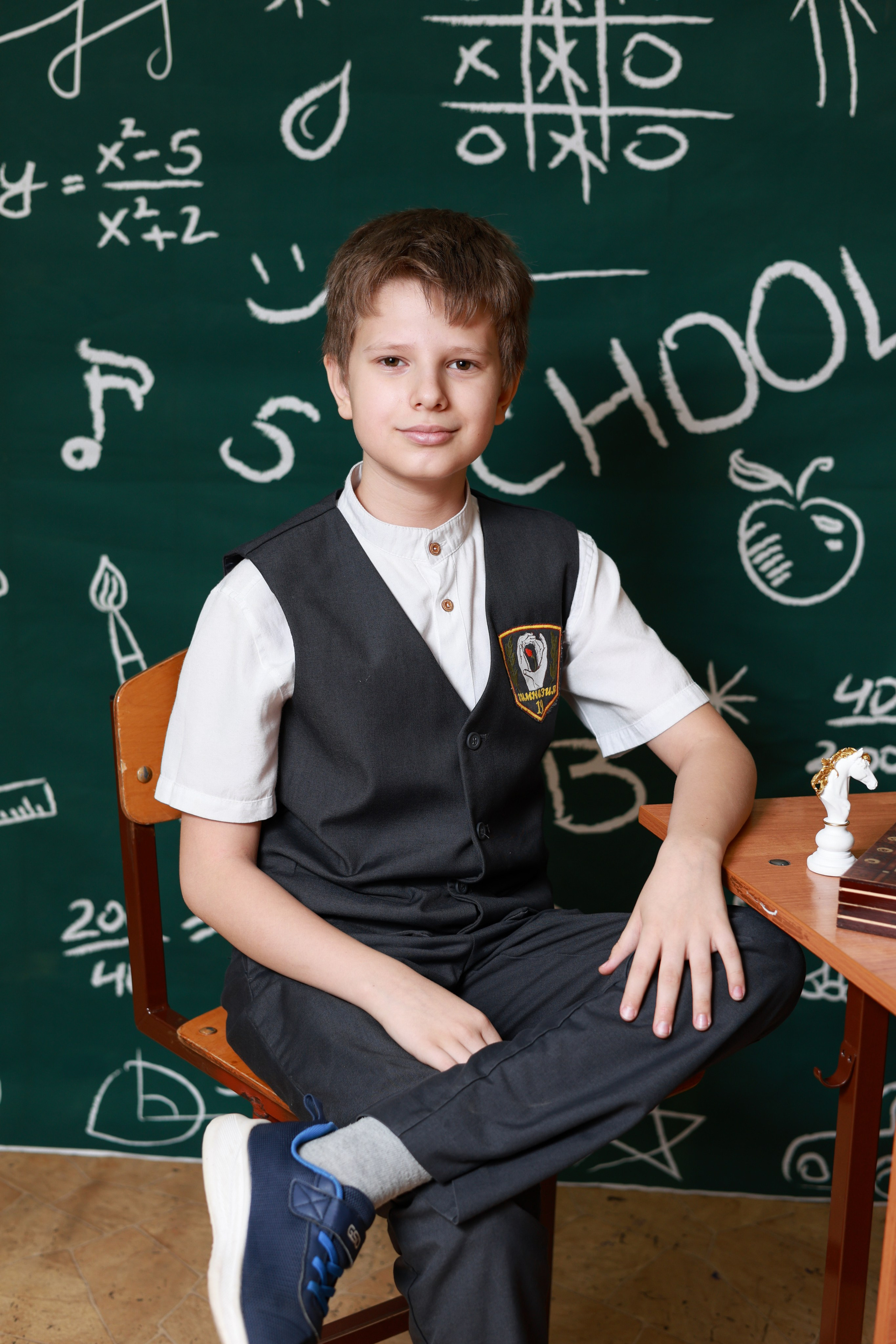 Выпускные съемки «Школа. Портреты». «ФотоЛерия» ФОТОГРАФ ВЫПУСКНЫЕ АЛЬБОМЫ