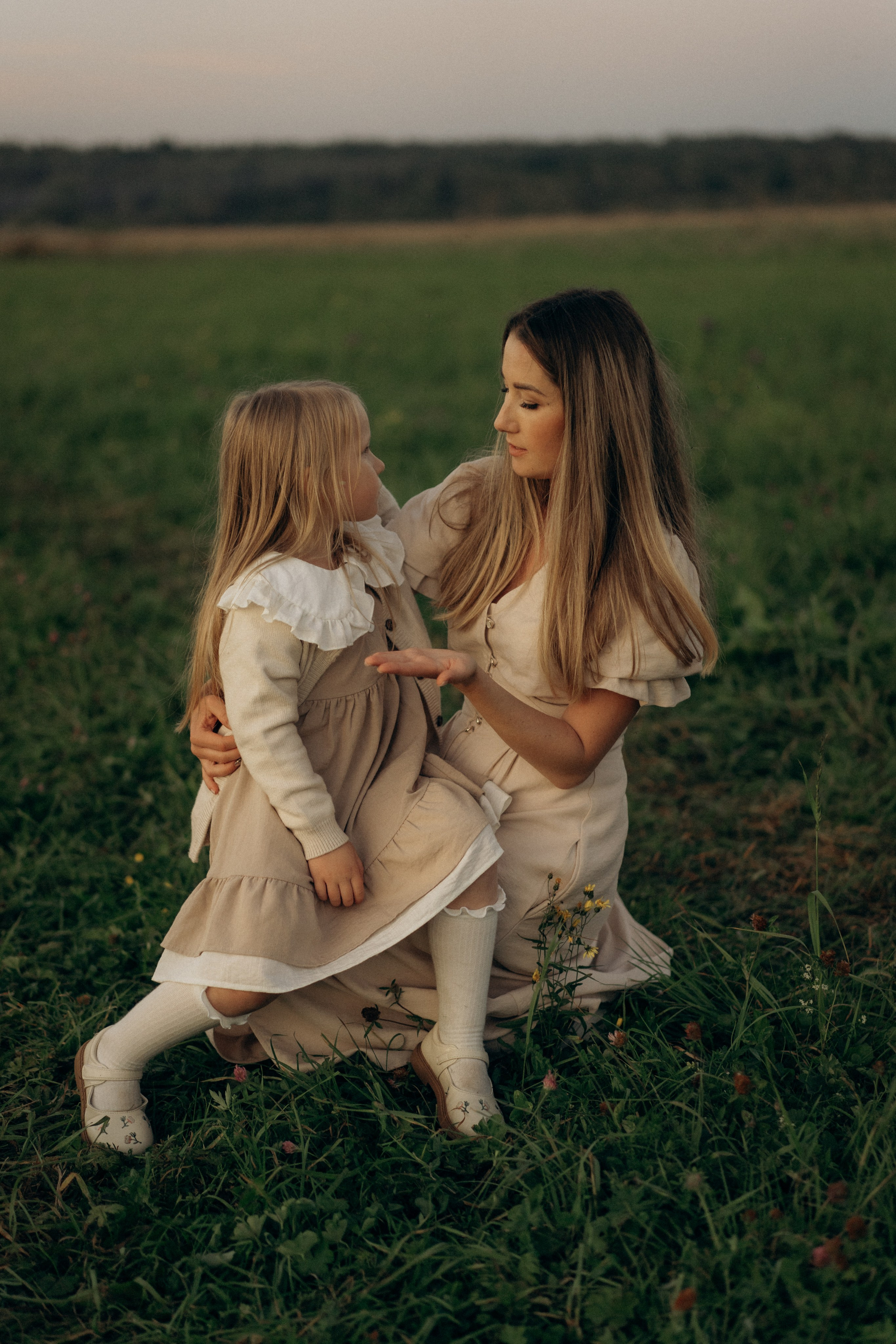 Летний вечер в поле. Семейный lifestyle фотограф в Москве Рената Рафикова