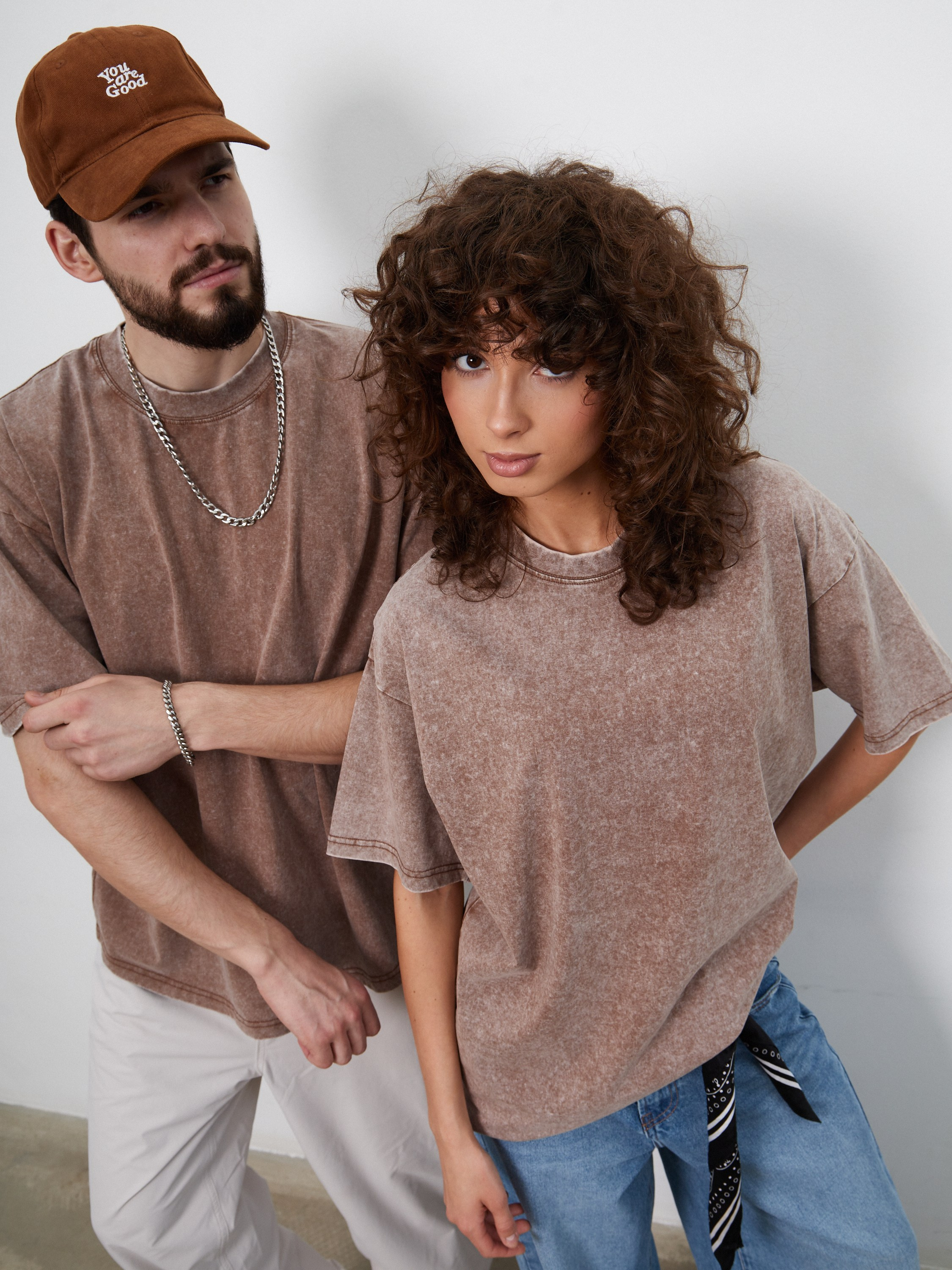 Фотосъемка футболок тай дай Екатеринбург Wildberries ВБ Ozon Озон фотосессия одежды Екб заказать цена фотосъемка товара WB варенки Екб. Фотограф Екатеринбург Анастасия Жерновская | Маркетплейсы и нейрофото