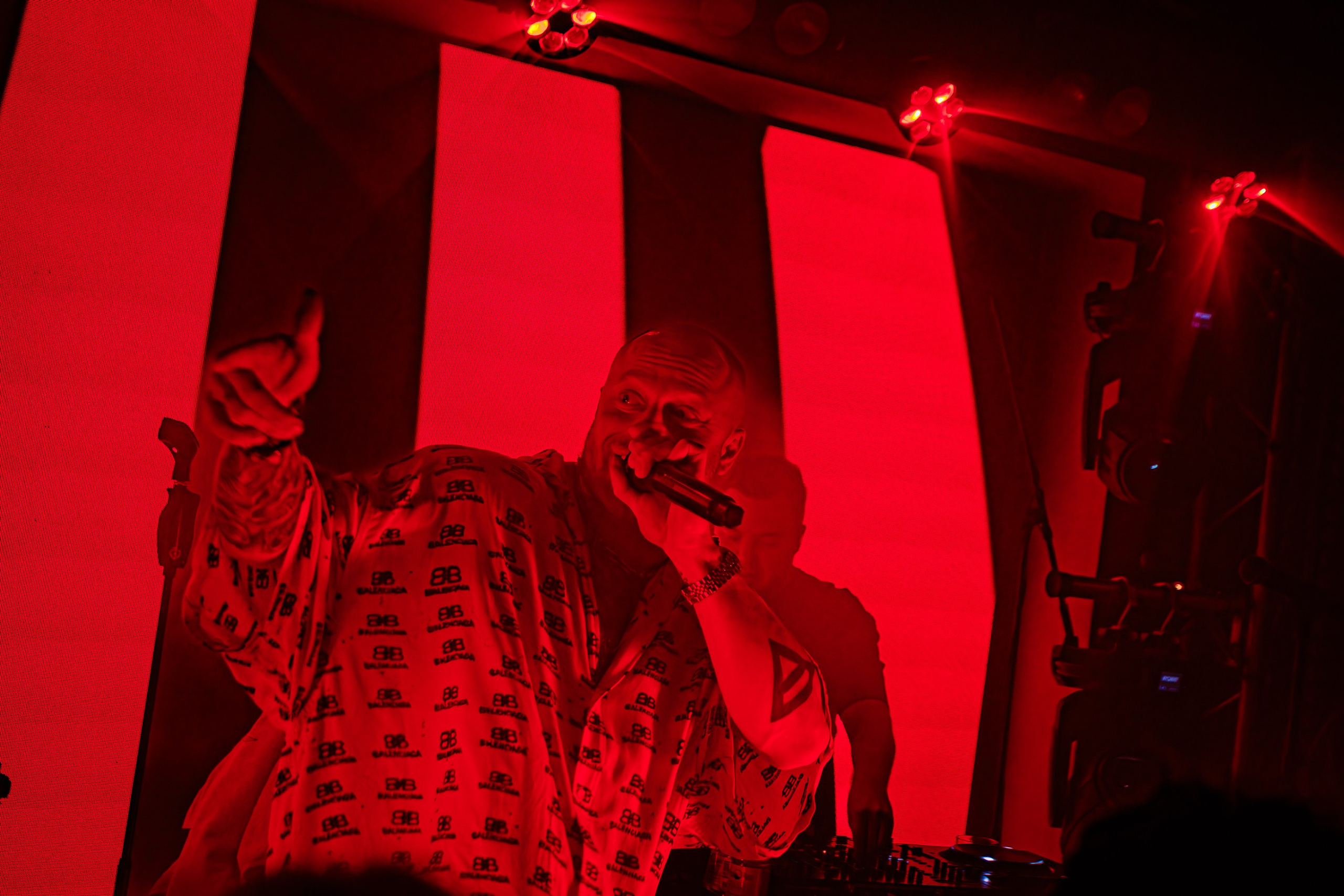 «Лёша СВИК"_Чайка на пляже_Ялта_04.07.2025 г. Аминов Руслан | Фотограф