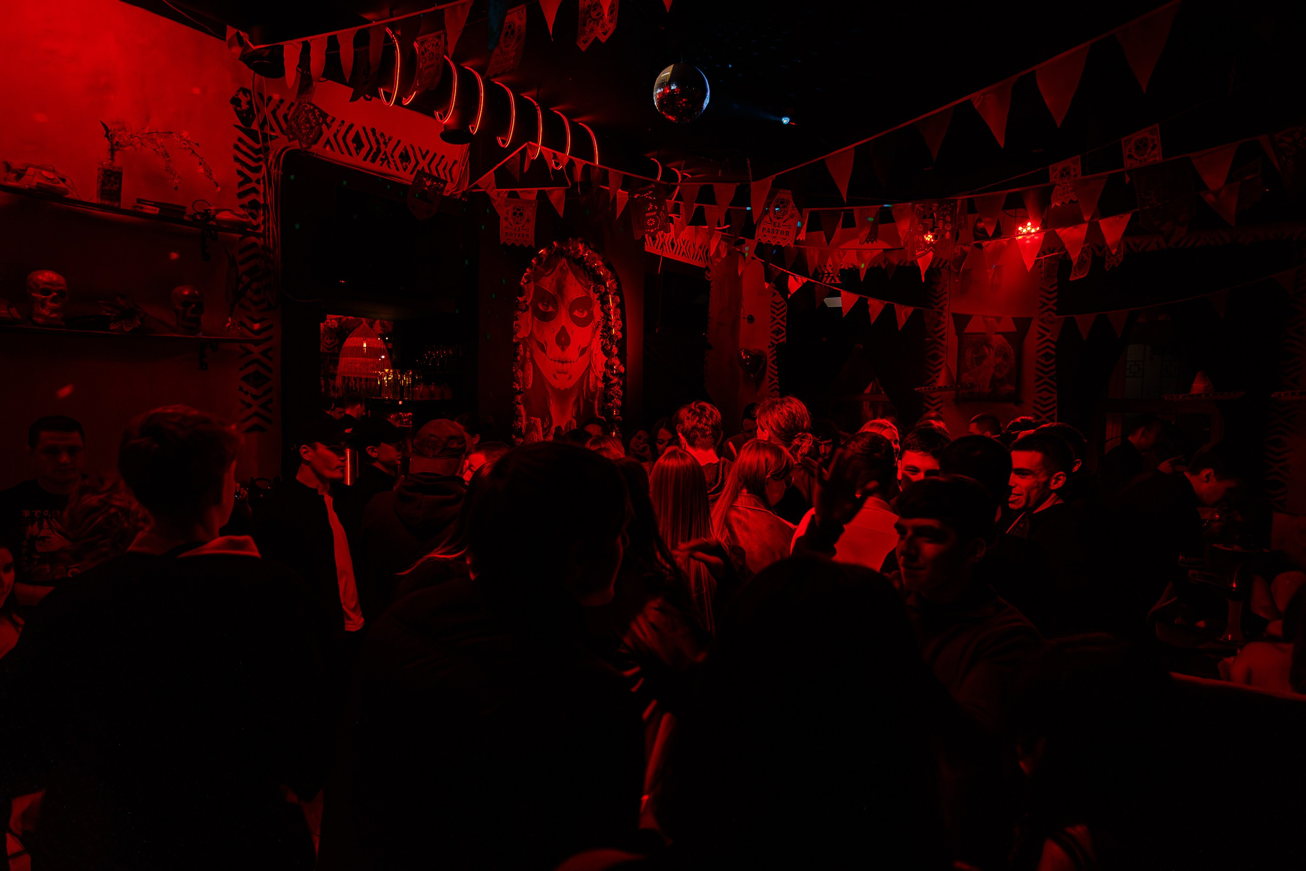 День влюблённых_El Pastor_Симферополь_14.02.2025. Аминов Руслан | Фотограф