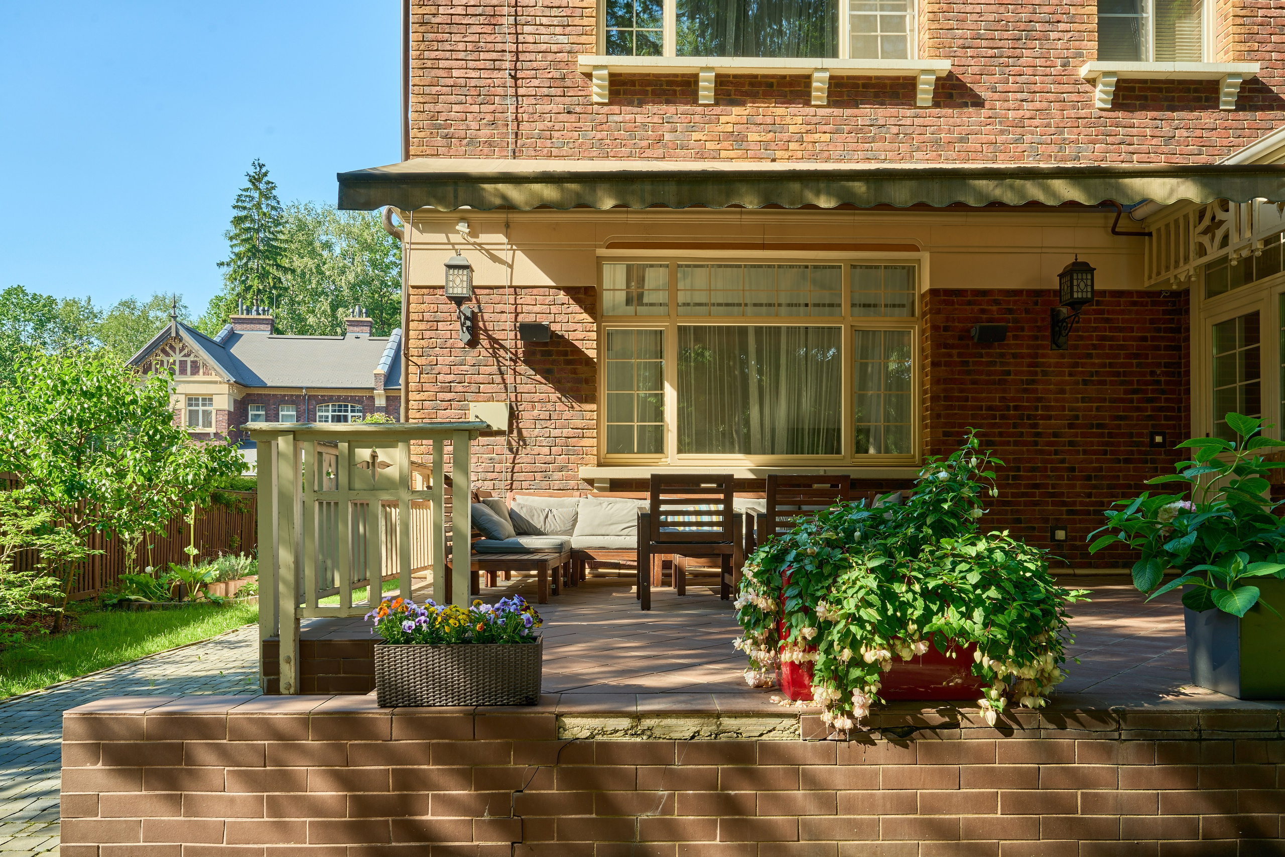 Профессиональная съёмка интерьеров в Новогорске для продажи дома — Быстрая сделка с качественными фото | vhaus. Видеопродакшн недвижимости и архитектуры | Студия VHAUS