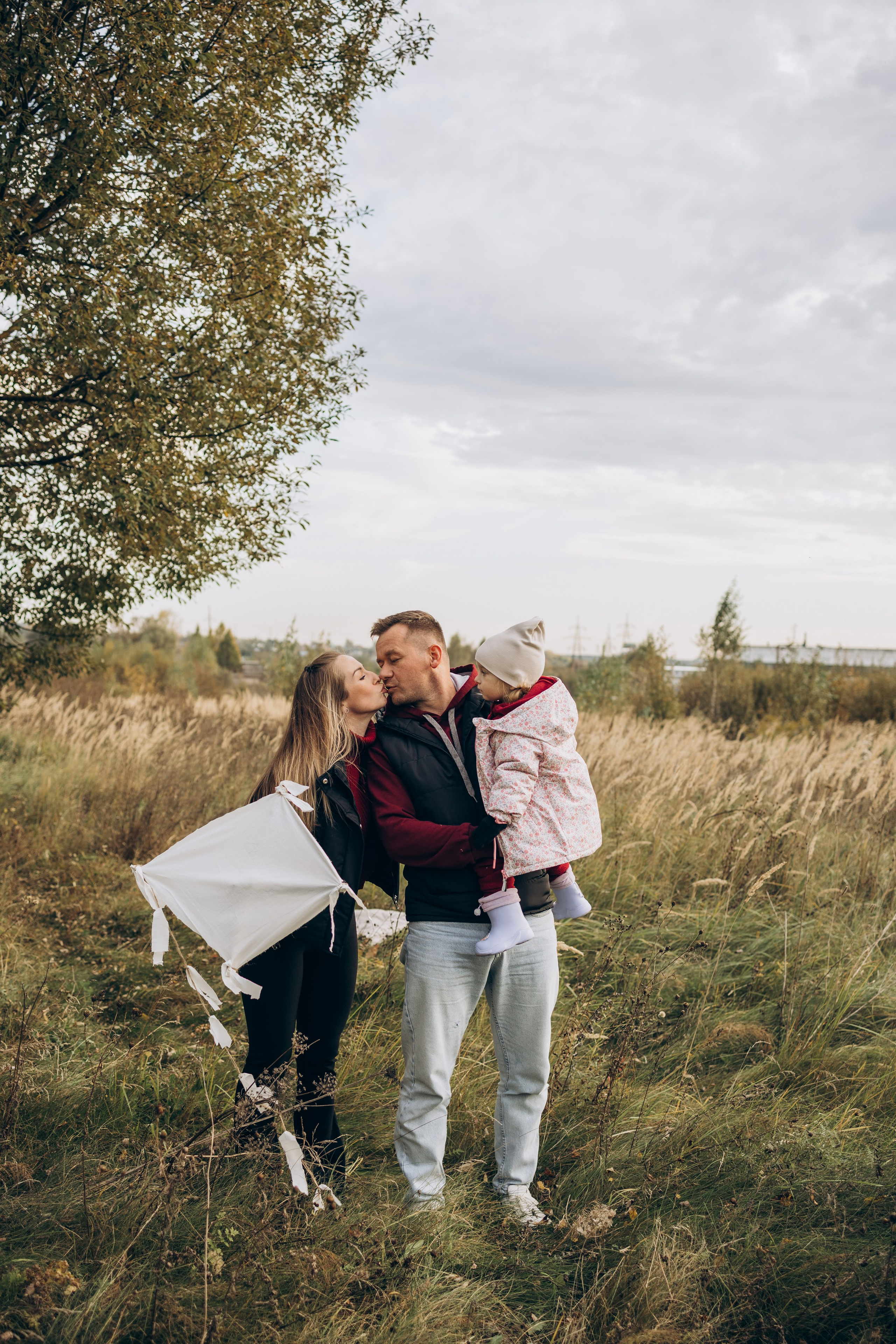 Летучий змей-семейная (4.10.2025 г.) г. Жуков (Калужская обл.). Надежда Стар семейный и церковный фотограф в Жукове и Калужской области